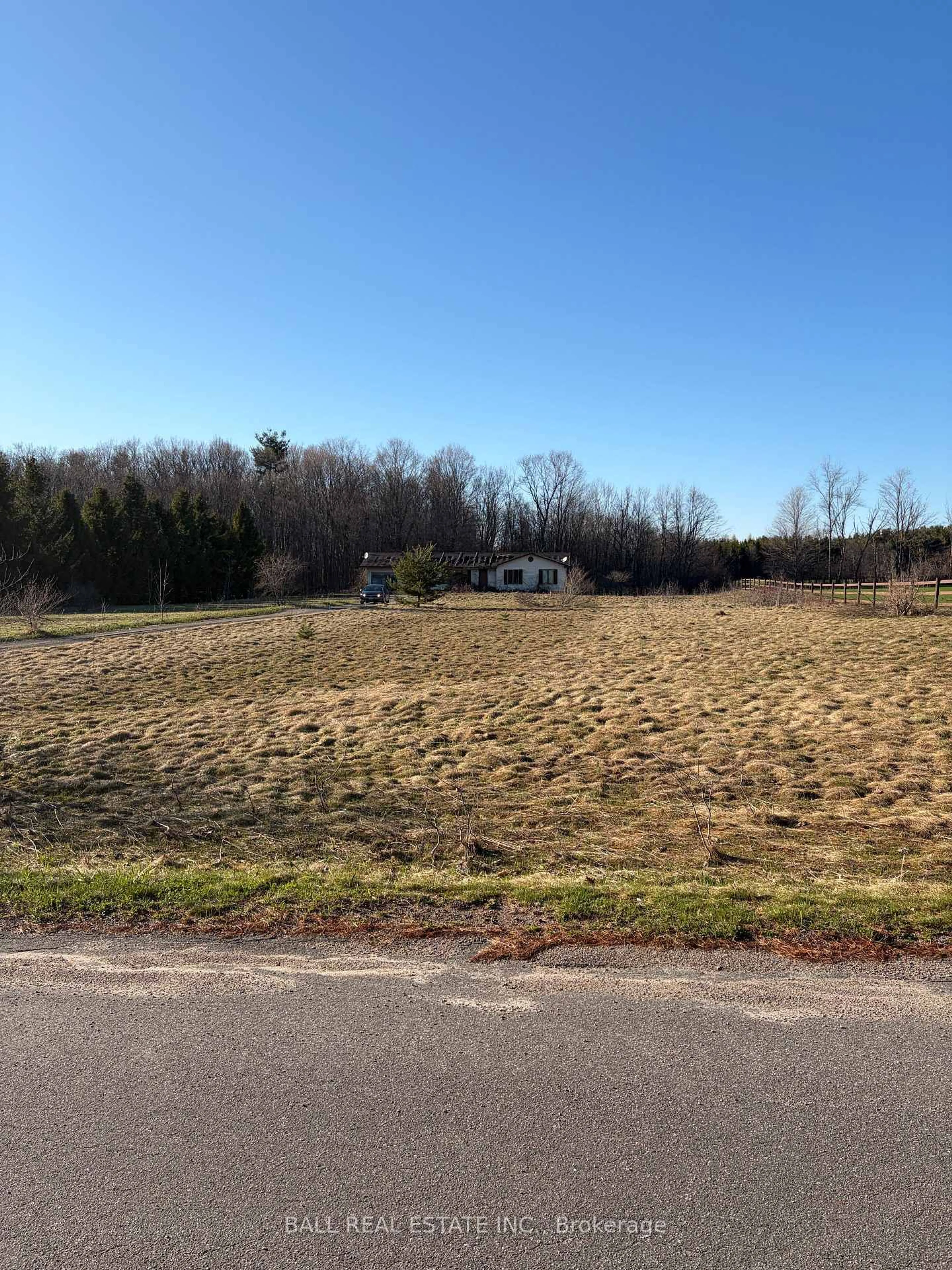 A pic from outside/outdoor area/front of a property/back of a property/a pic from drone, unknown for 892 Carmel Cres, Cavan Monaghan Ontario L0A 1G0