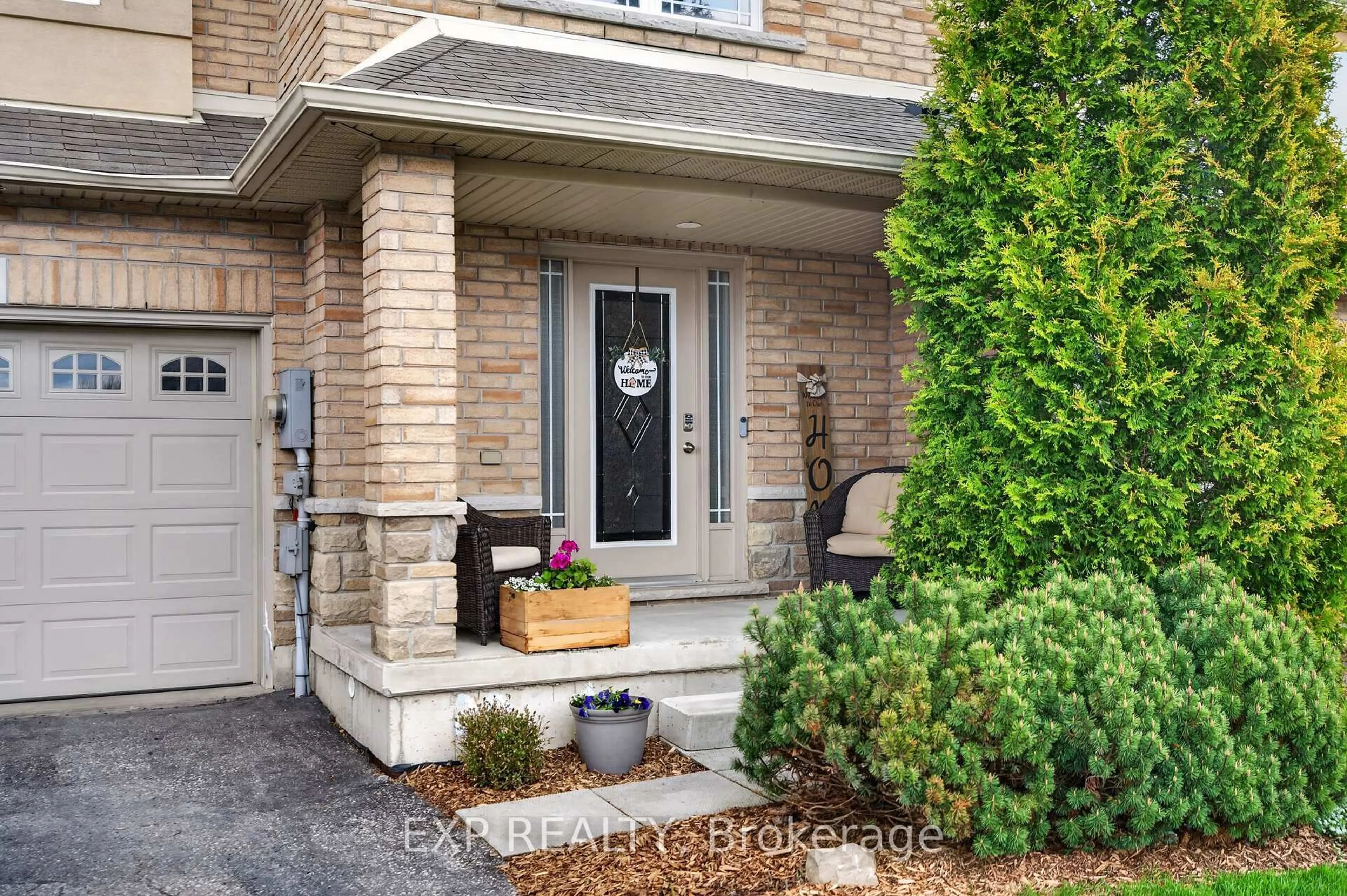 Indoor entryway for 65 Periwinkle Dr, Hamilton Ontario L0R 1P0