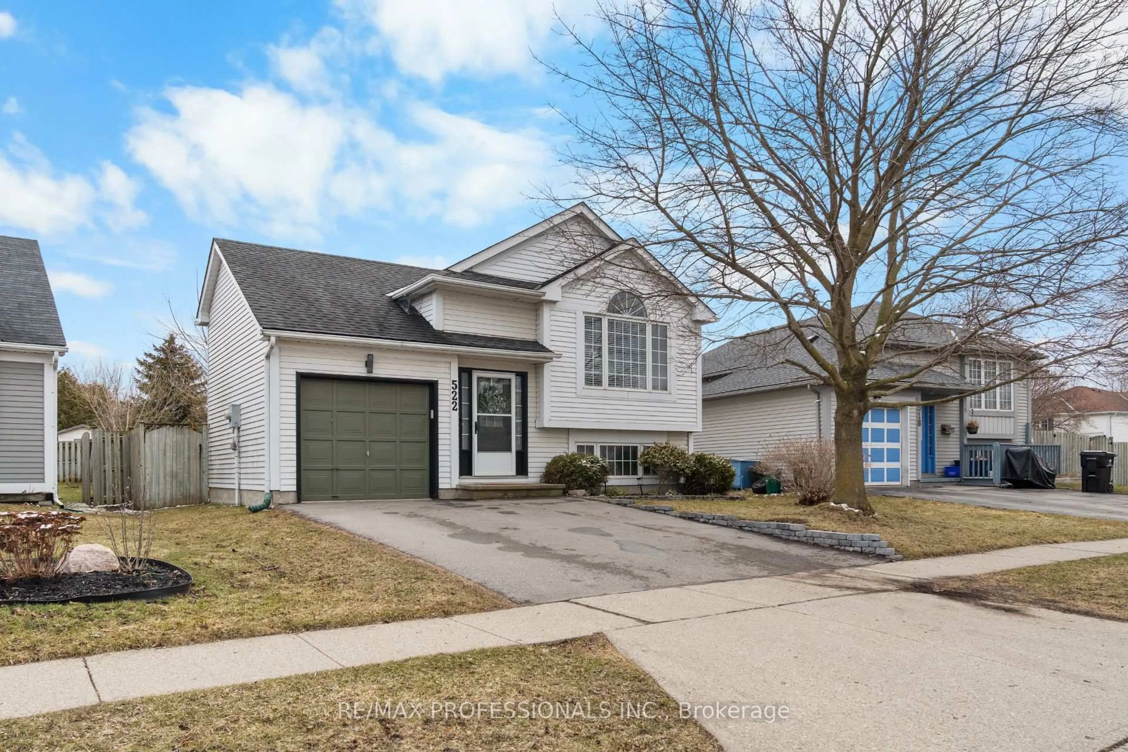 Home with vinyl exterior material, street for 522 Trico Dr, Cambridge Ontario N3H 5M5