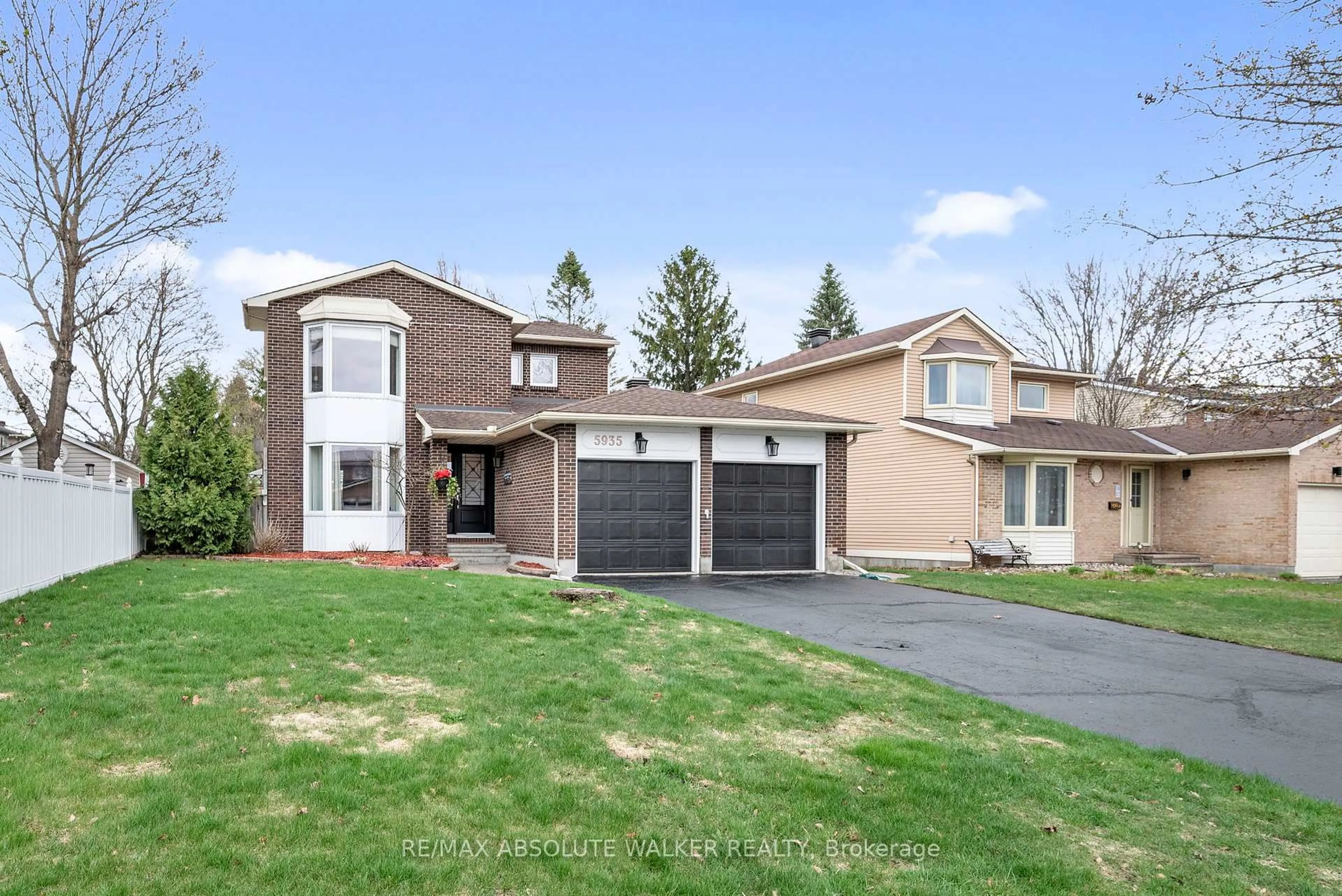 Home with brick exterior material, street for 5935 Meadowglen Dr, Ottawa Ontario K1C 5Z6
