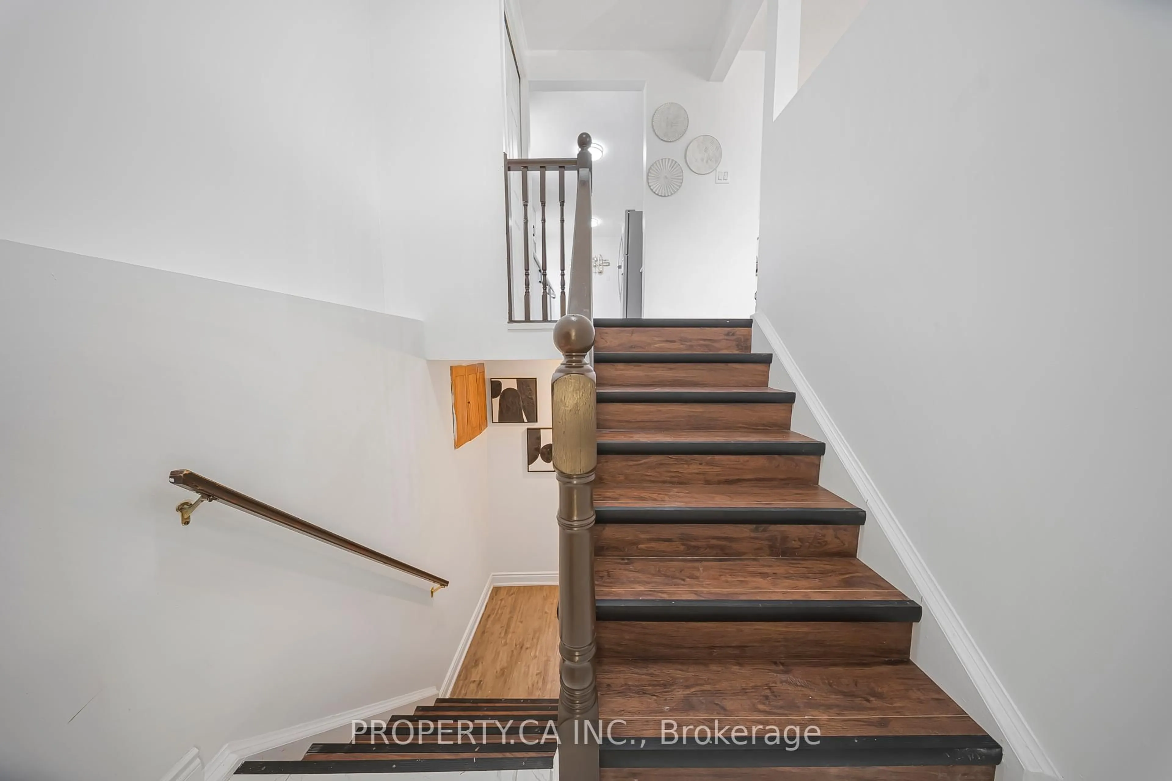 Stairs for 89 Ristau Cres, Kitchener Ontario N2E 3A9