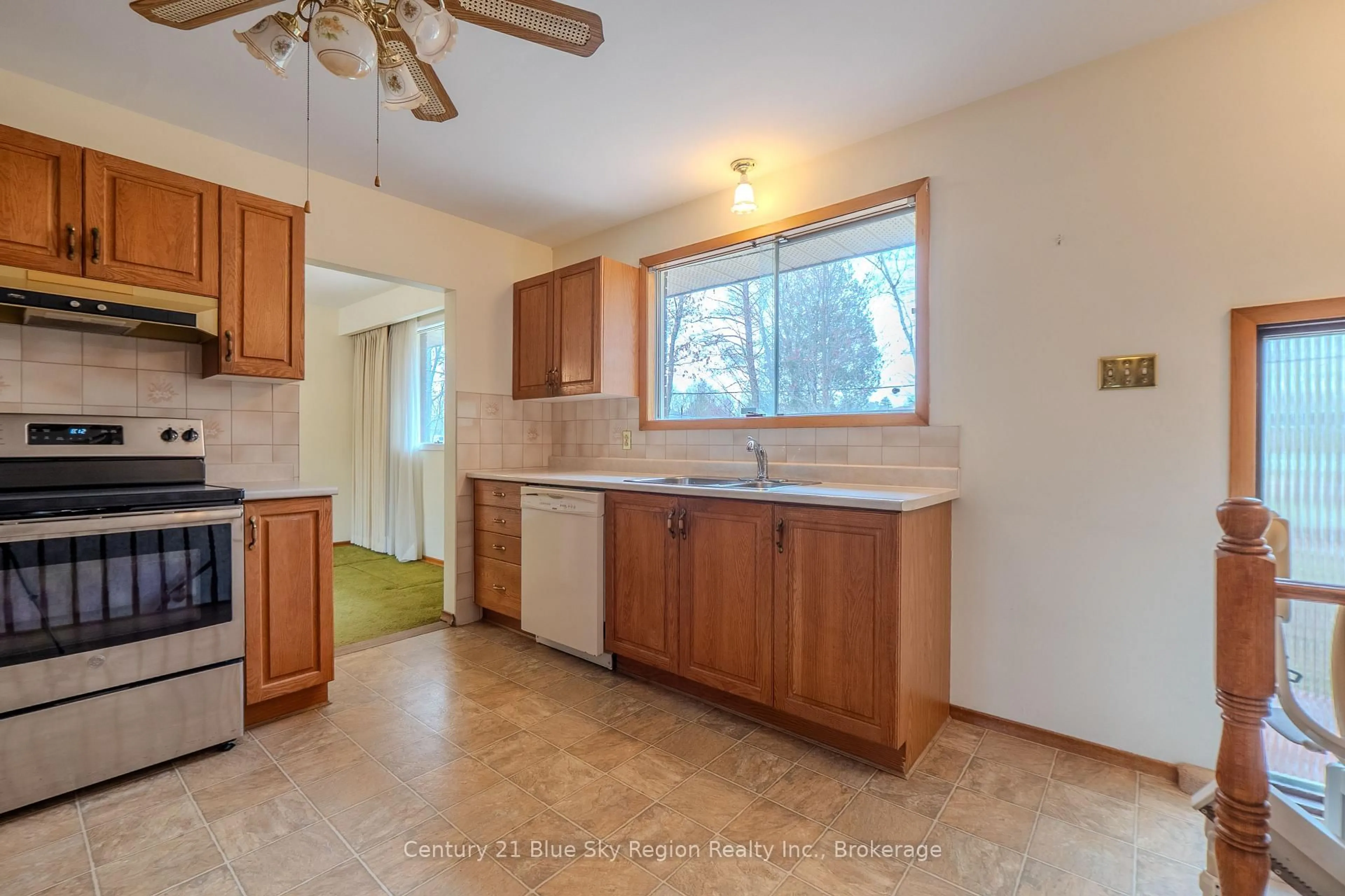 Standard kitchen, unknown for 253 Richard Rd, North Bay Ontario P1A 3C5