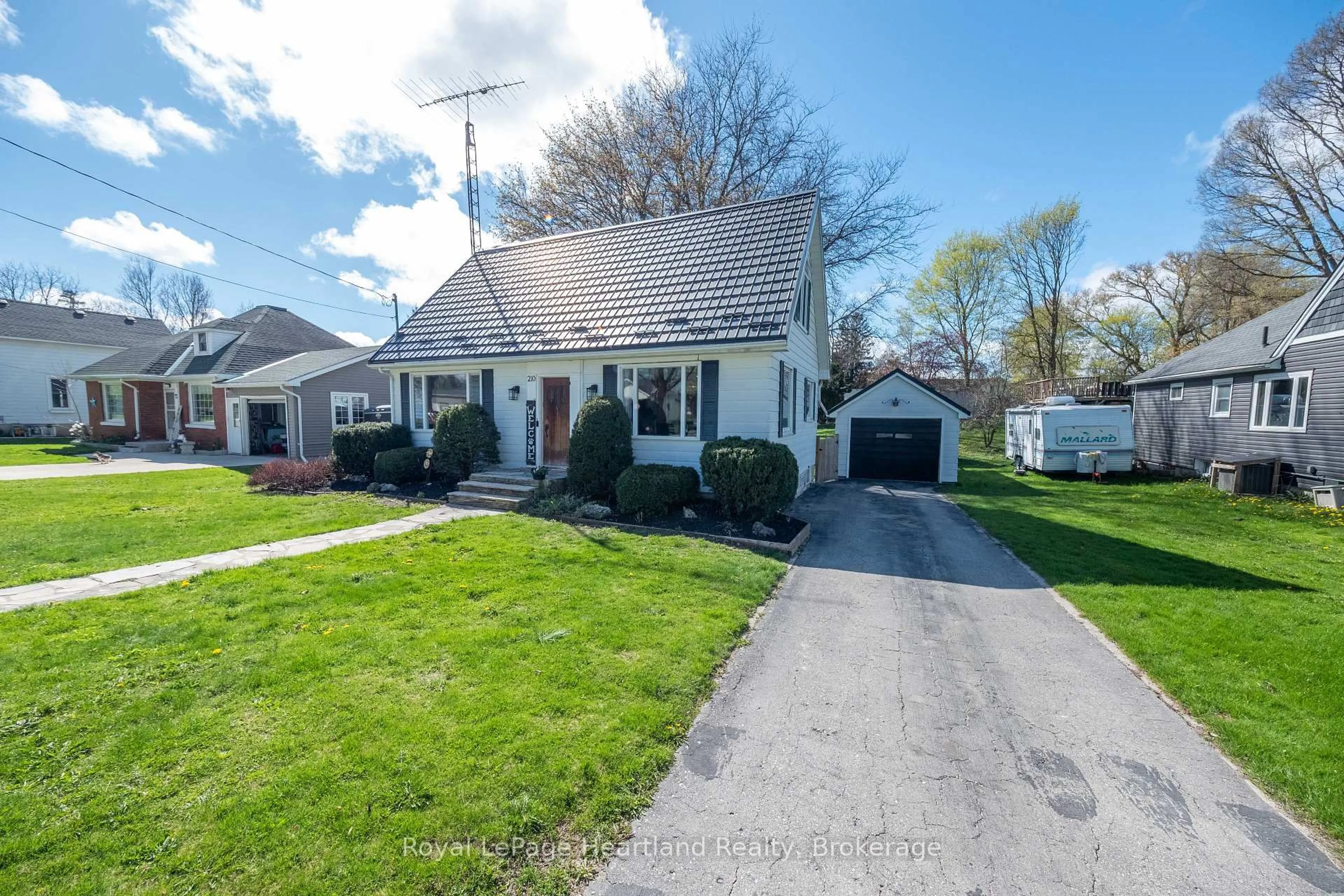 A pic from outside/outdoor area/front of a property/back of a property/a pic from drone, street for 210 LEOPOLD St, North Huron Ontario N0G 2W0