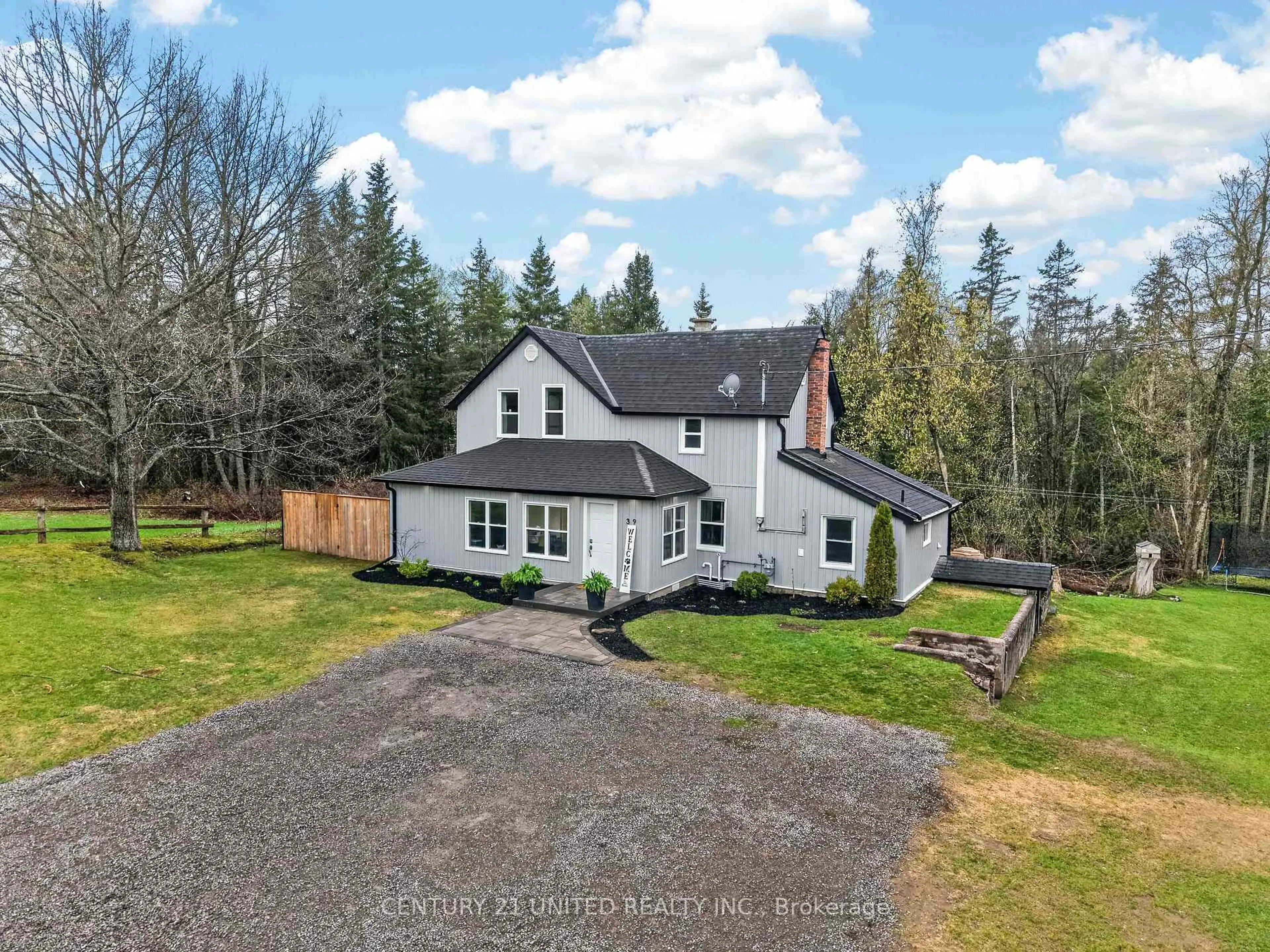 A pic from outside/outdoor area/front of a property/back of a property/a pic from drone, unknown for 39 Concession St, Havelock-Belmont-Methuen Ontario K0L 1Z0