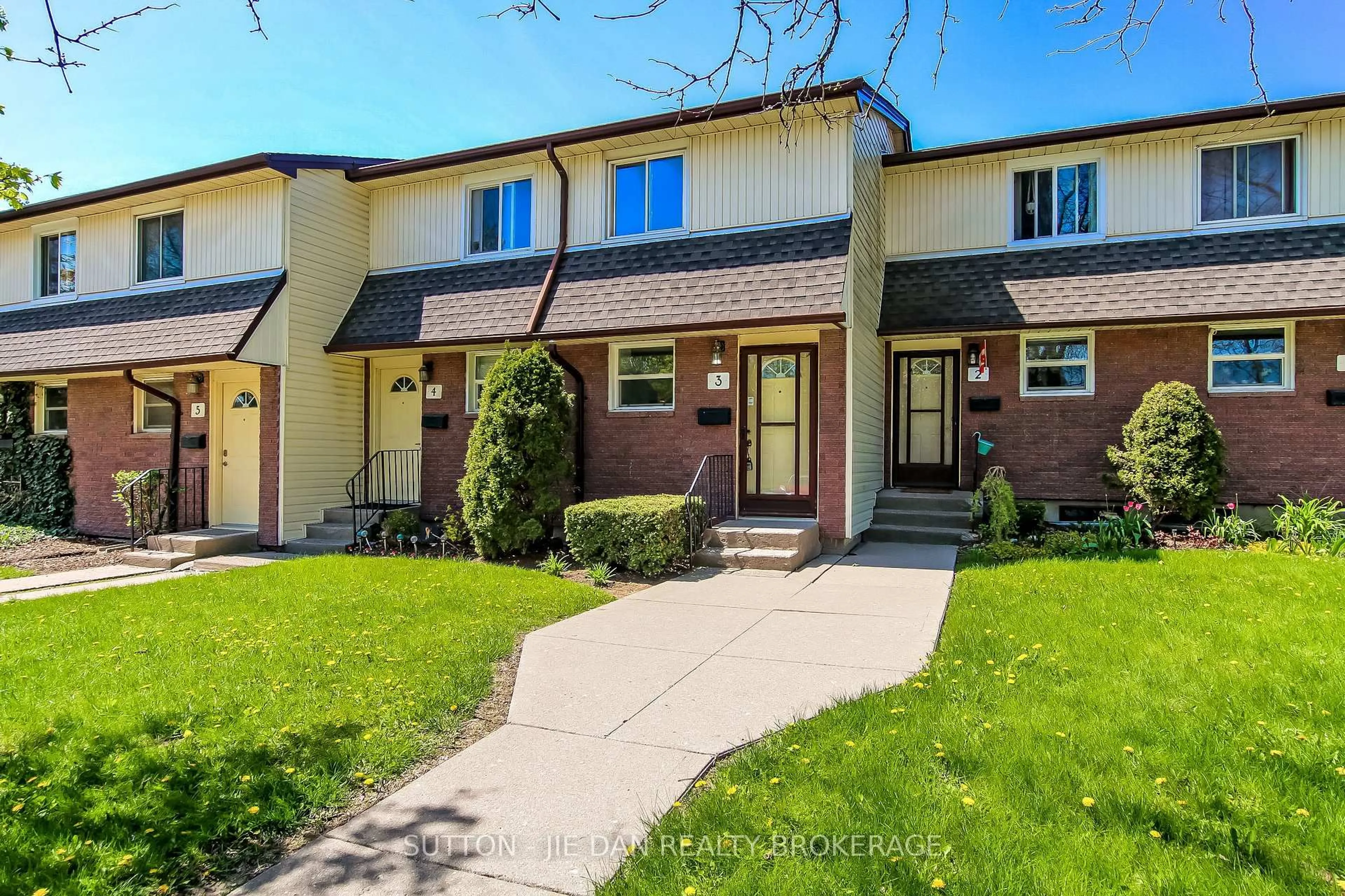 Unknown for 1919 TRAFALGAR St #3, London East Ontario N5V 1A1