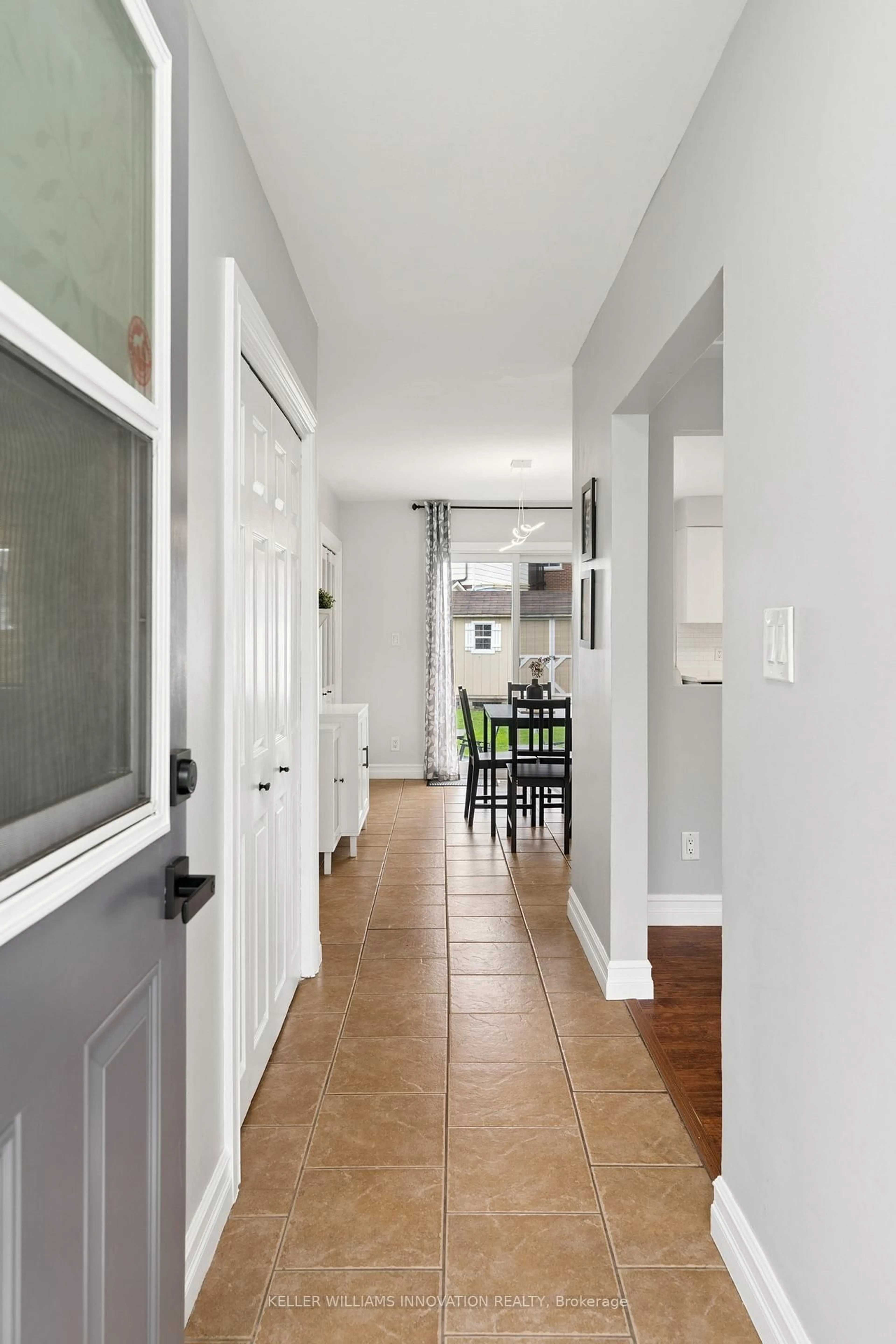 Indoor entryway for 183 Kipling Ave, Kitchener Ontario N2C 2B9