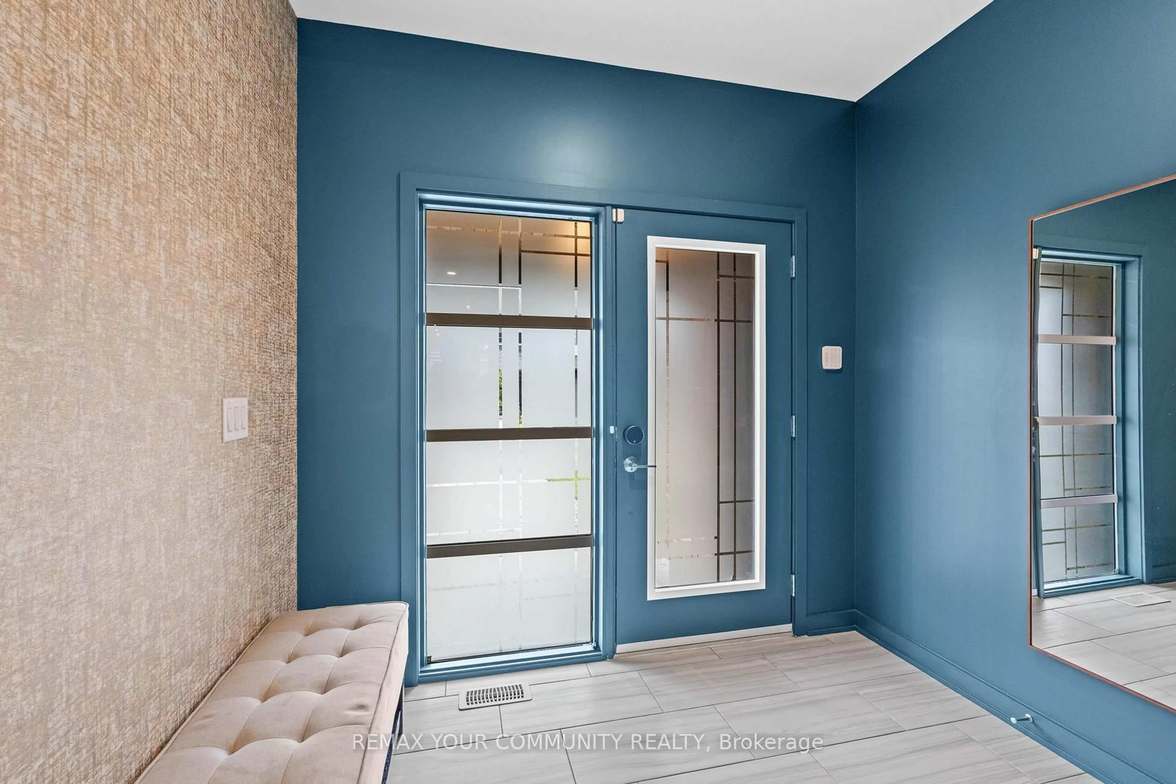 Indoor entryway for 215 Pisces Terr, Ottawa Ontario K1T 0S8