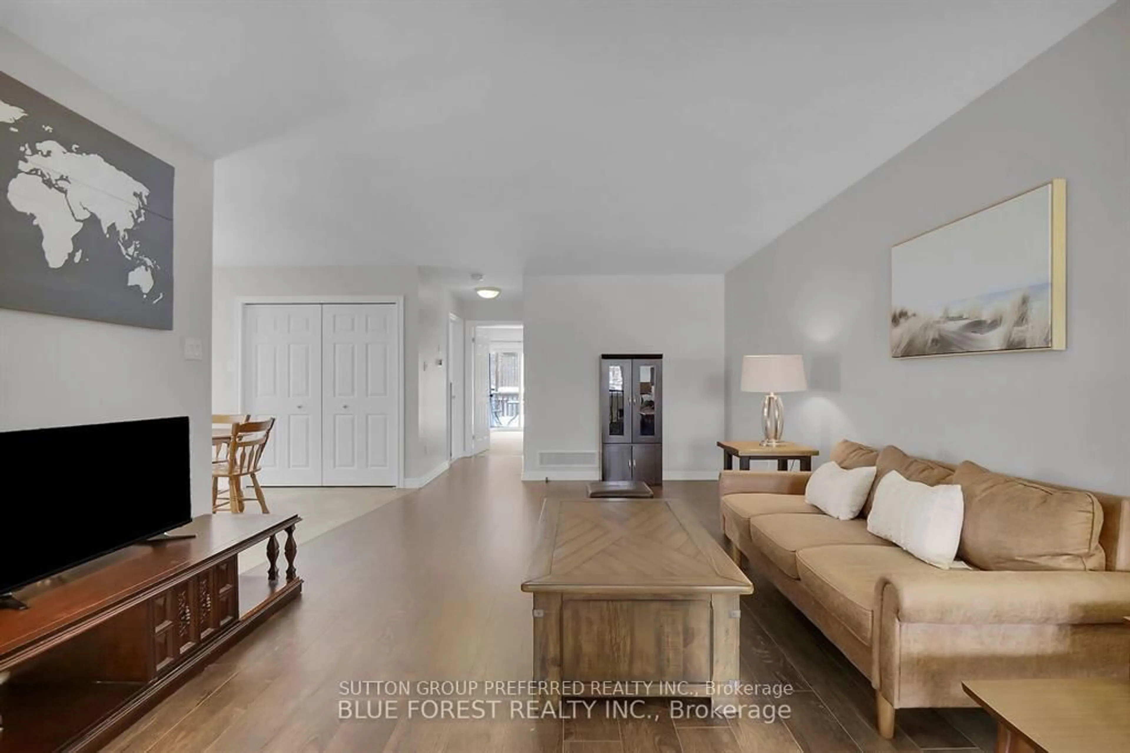 Living room with furniture, unknown for 284 Exmouth Circ, London East Ontario N5V 5G6