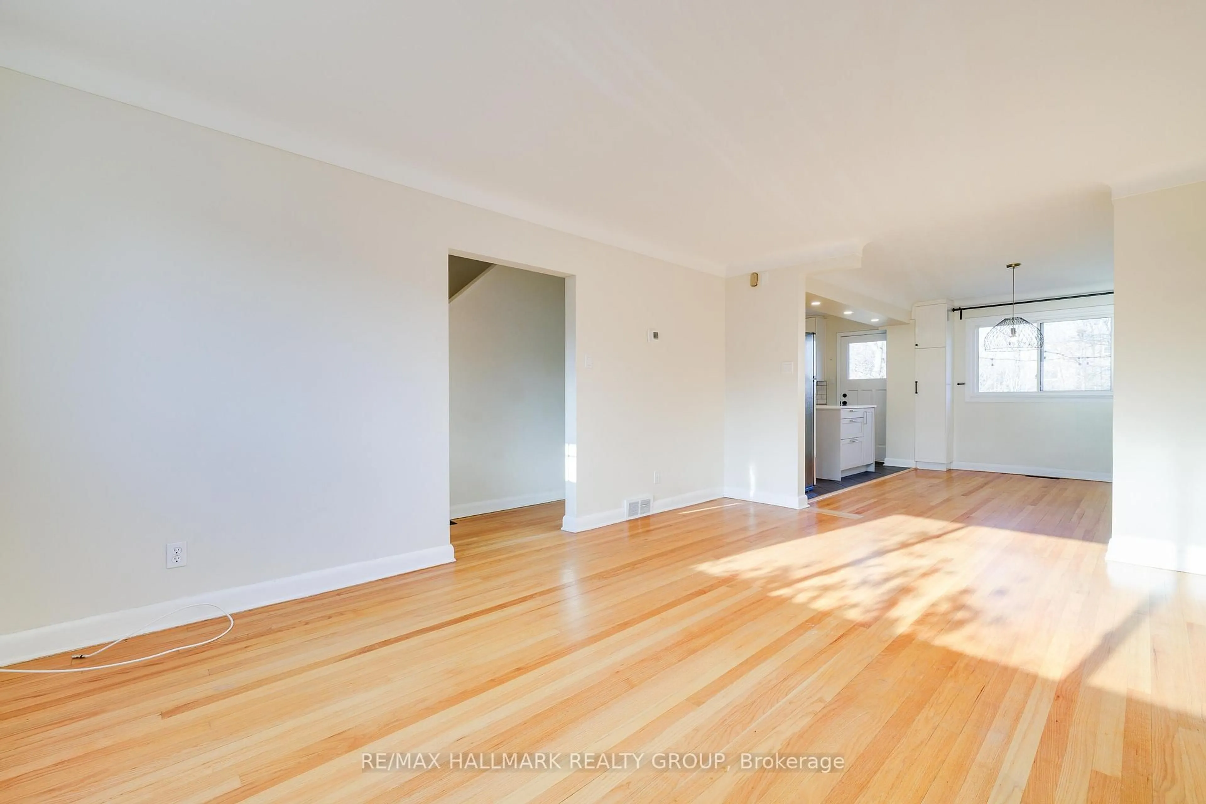 A pic of a room for 1213 Emperor Ave, Ottawa Ontario K1Z 8C3