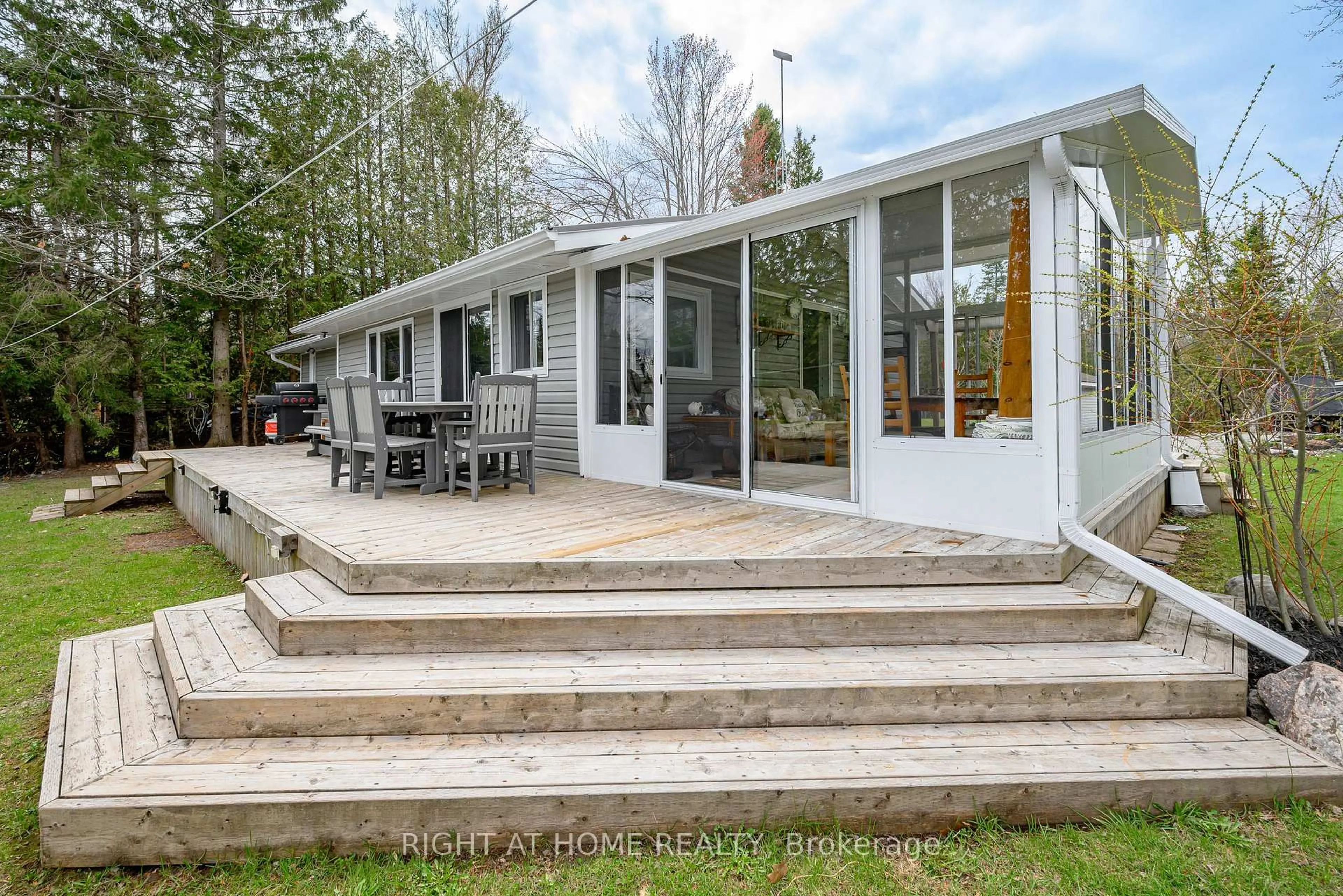 A pic from outside/outdoor area/front of a property/back of a property/a pic from drone, unknown for 369 Southam Dr, Kawartha Lakes Ontario K0M 1N0