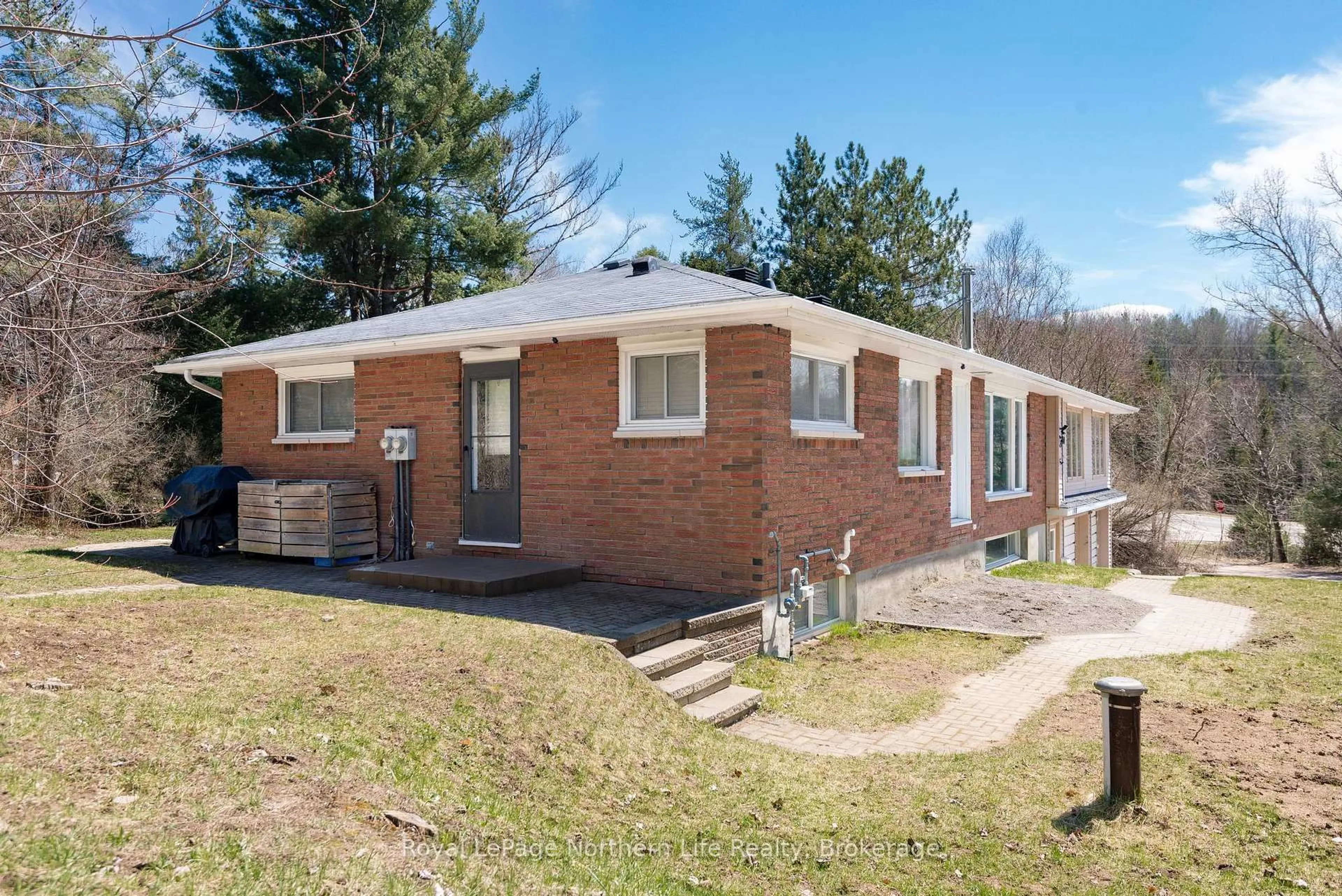 Home with brick exterior material, street for 140 Margaret St, North Bay Ontario P1B 8G4
