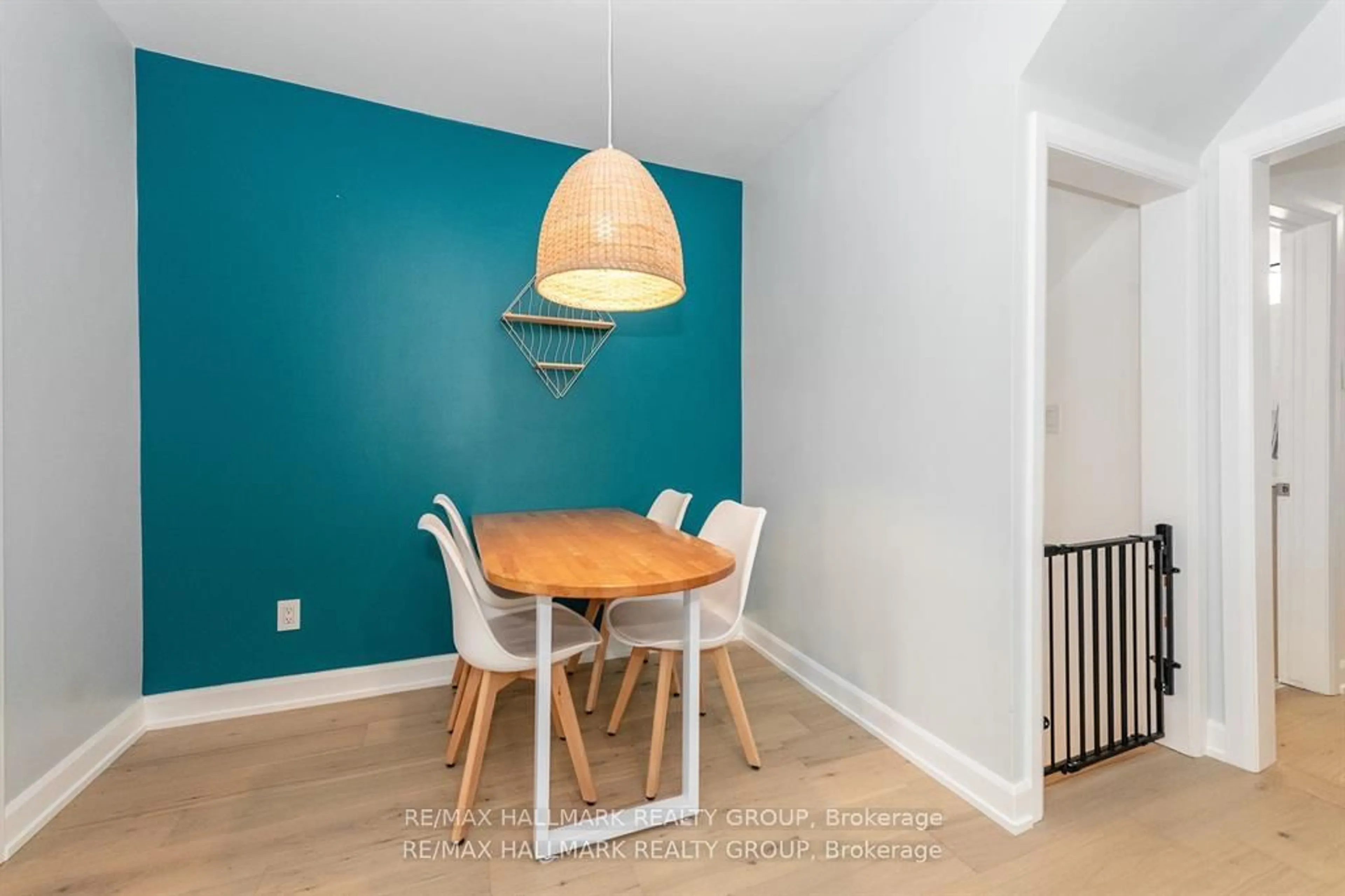 Dining room, wood/laminate floor for 324 Montfort St, Ottawa Ontario K1L 5N4