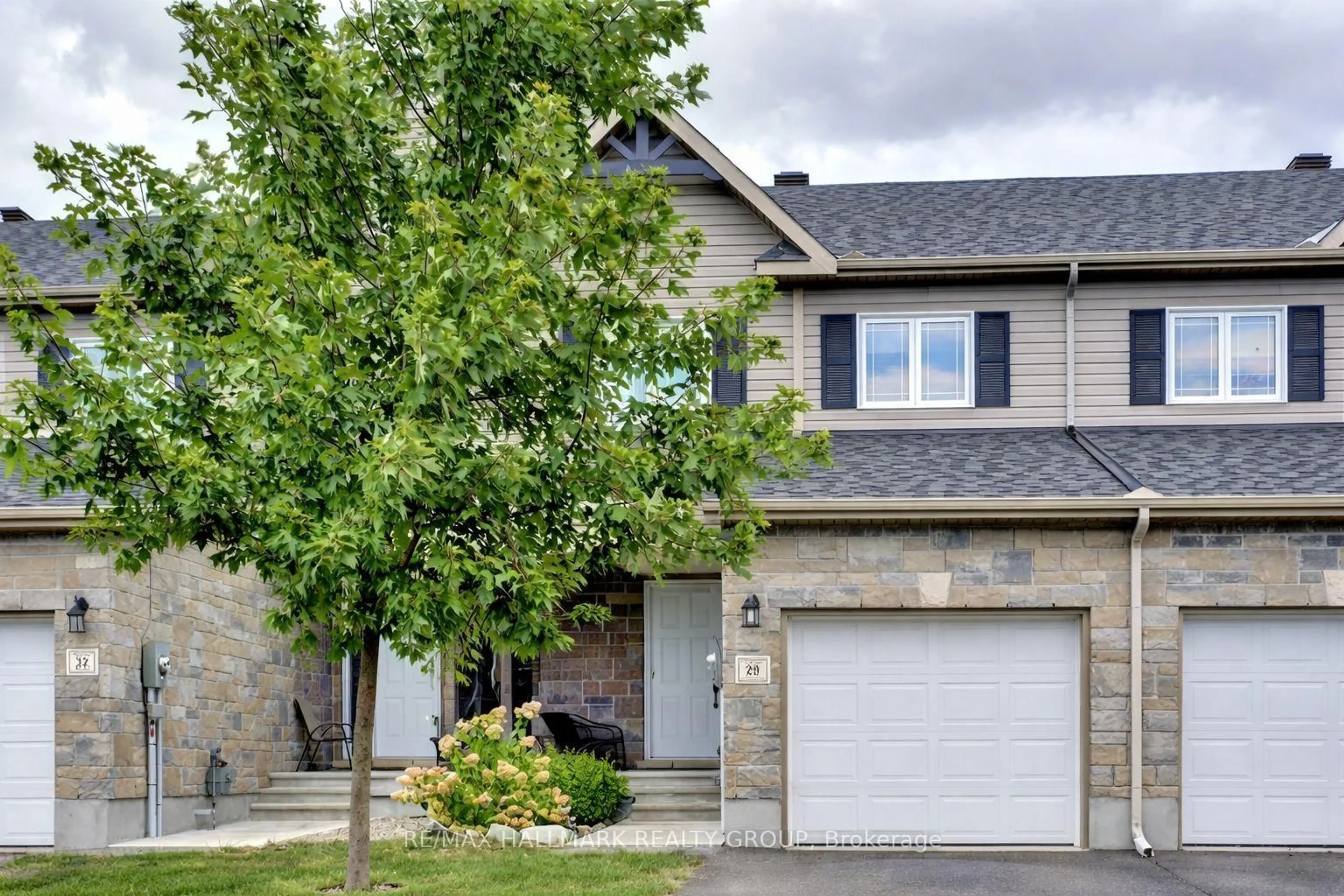 Home with vinyl exterior material, street for 28 Nathalie St, Clarence-Rockland Ontario K4K 1E6