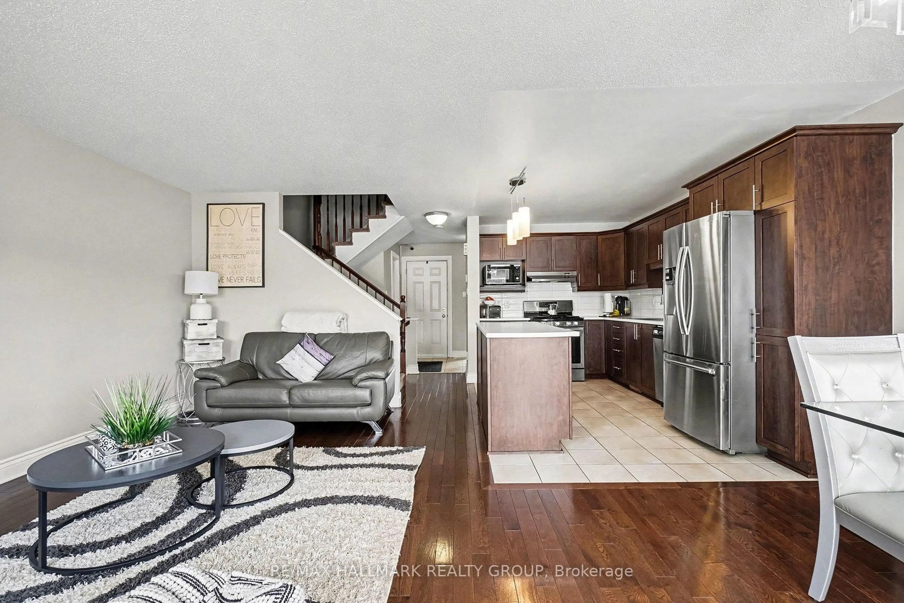 Open concept kitchen, unknown for 28 Nathalie St, Clarence-Rockland Ontario K4K 1E6