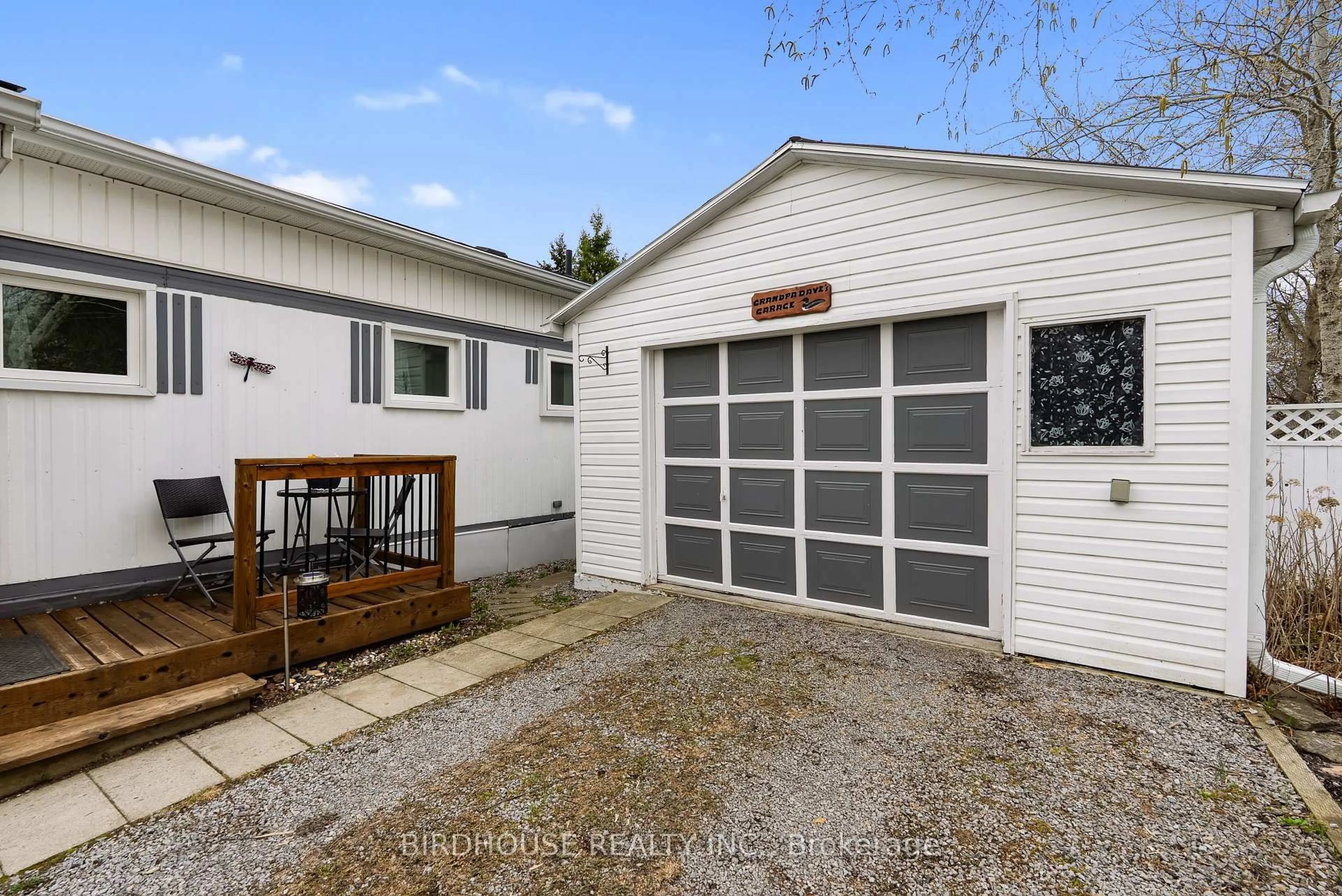 Indoor garage for 68 Glenway Dr, Kawartha Lakes Ontario K0M 1L0