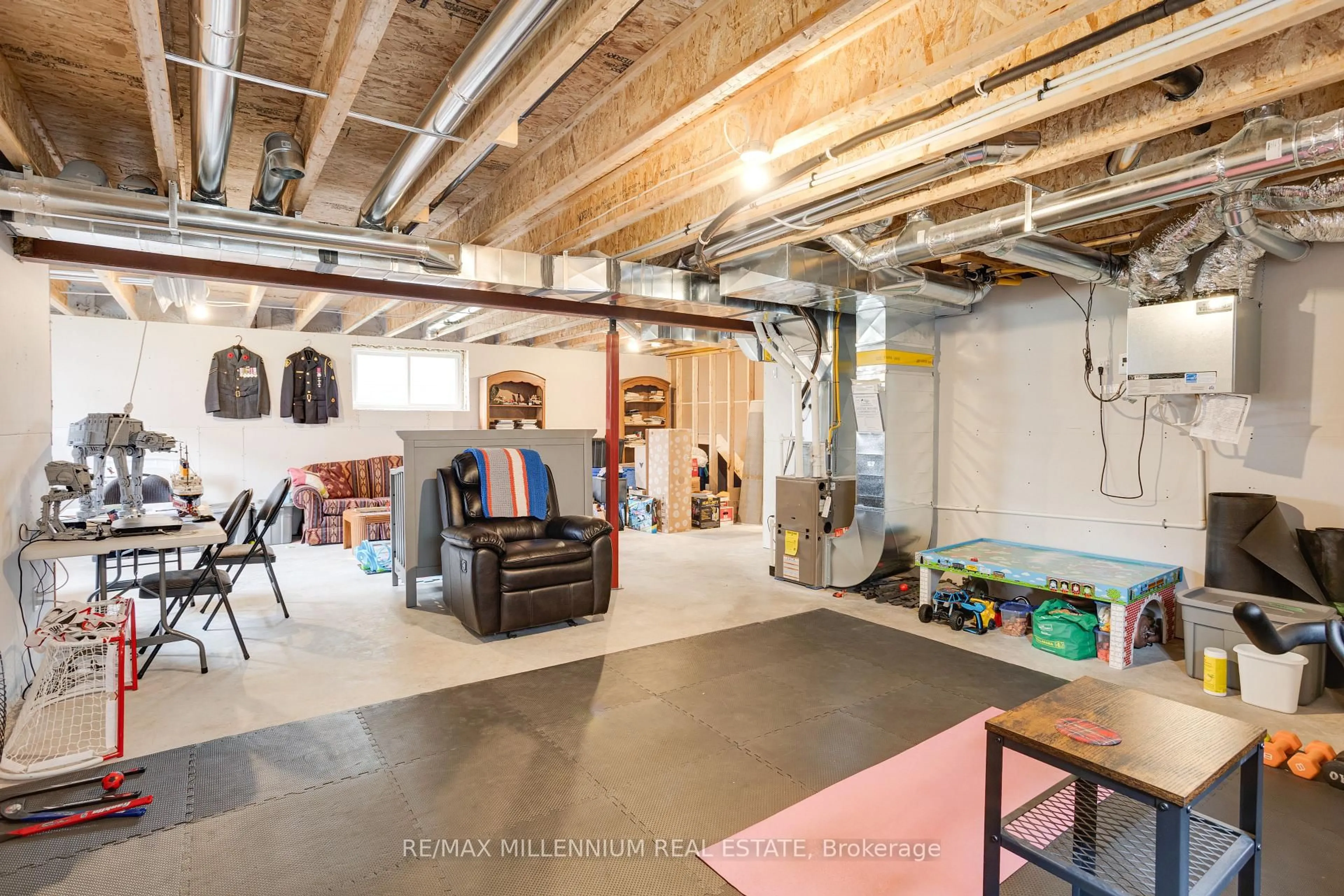 Indoor garage for 264 O'Donovan Dr, Carleton Place Ontario K7C 0X4