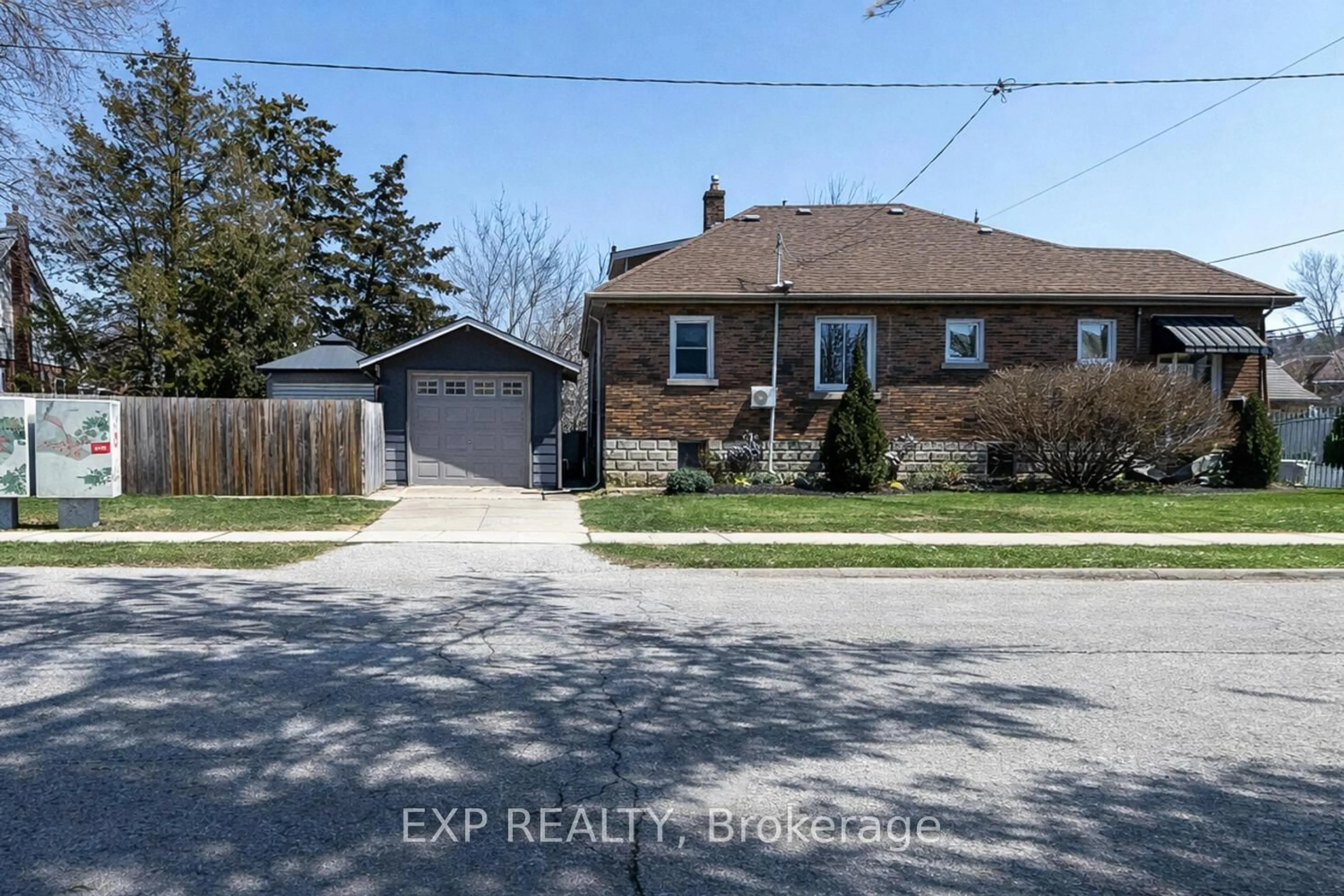 Home with brick exterior material, street for 125 Redan St, St. Thomas Ontario N5P 1V6