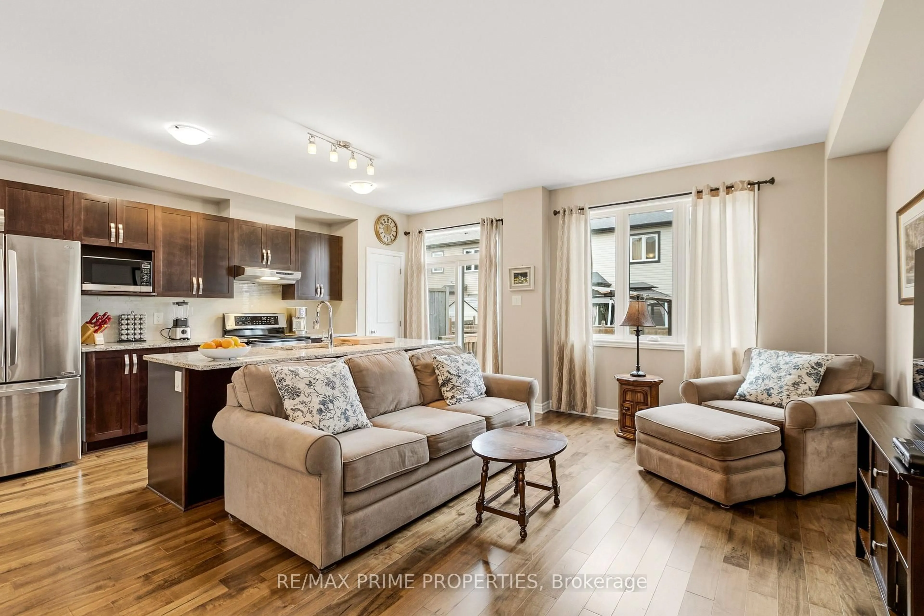 Living room with furniture, unknown for 942 Kilbirnie Dr, Ottawa Ontario K2J 5T9