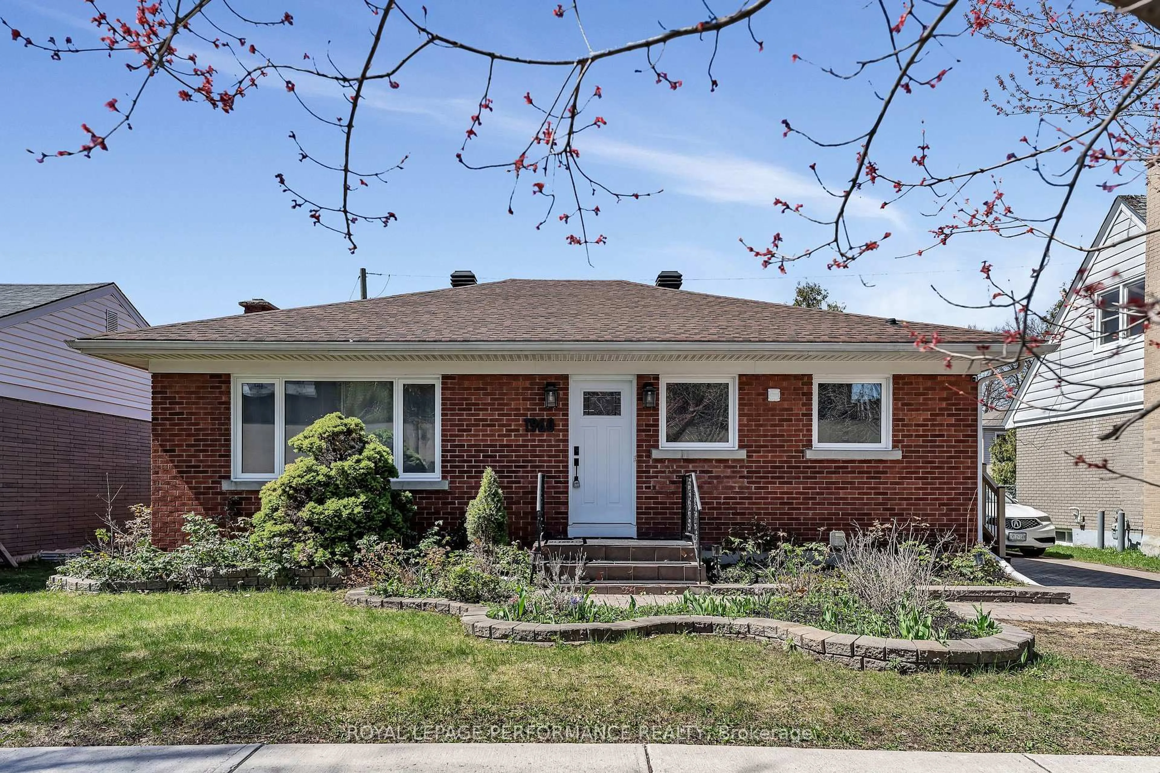 Home with brick exterior material, street for 1960 Othello Ave, Ottawa Ontario K1G 2A4