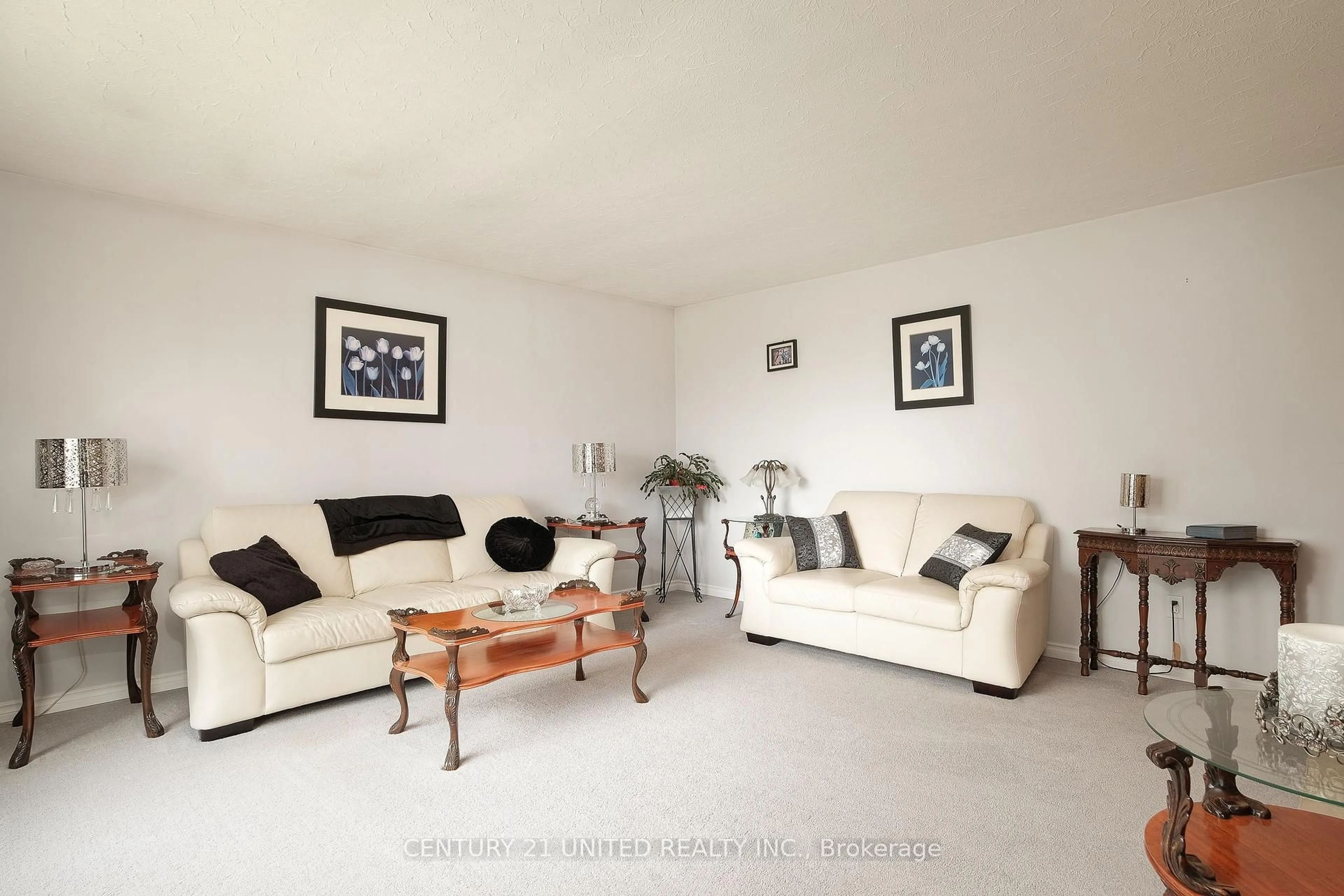 Living room with furniture, unknown for 1366 Leighton Rd, Peterborough Ontario K9H 6W6