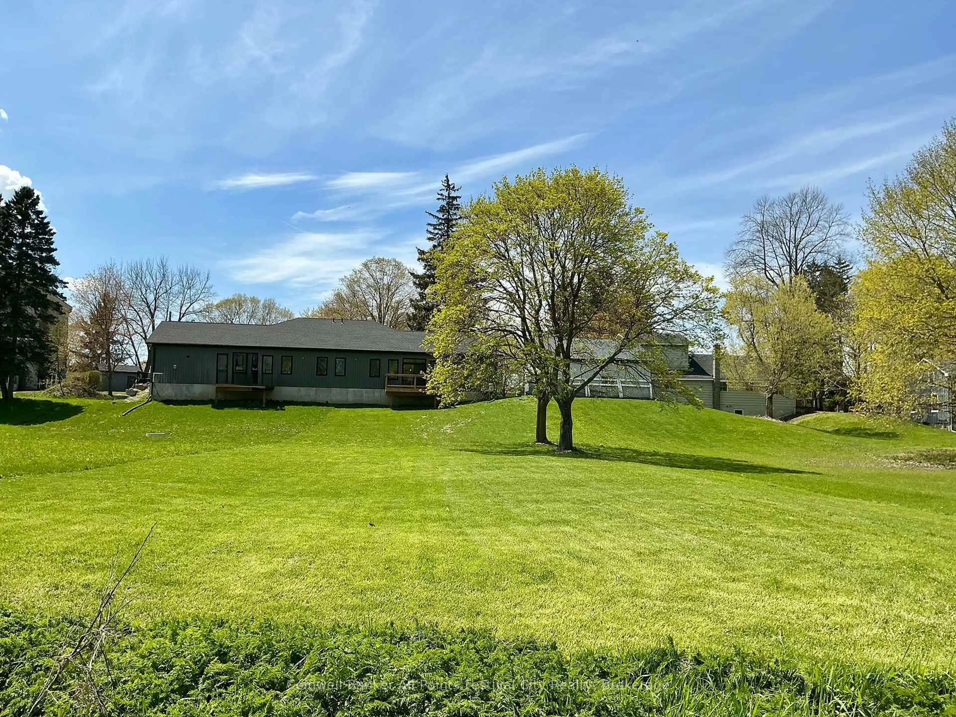 A pic from outside/outdoor area/front of a property/back of a property/a pic from drone, unknown for 81 Sports Dr, Huron East Ontario N0G 1H0