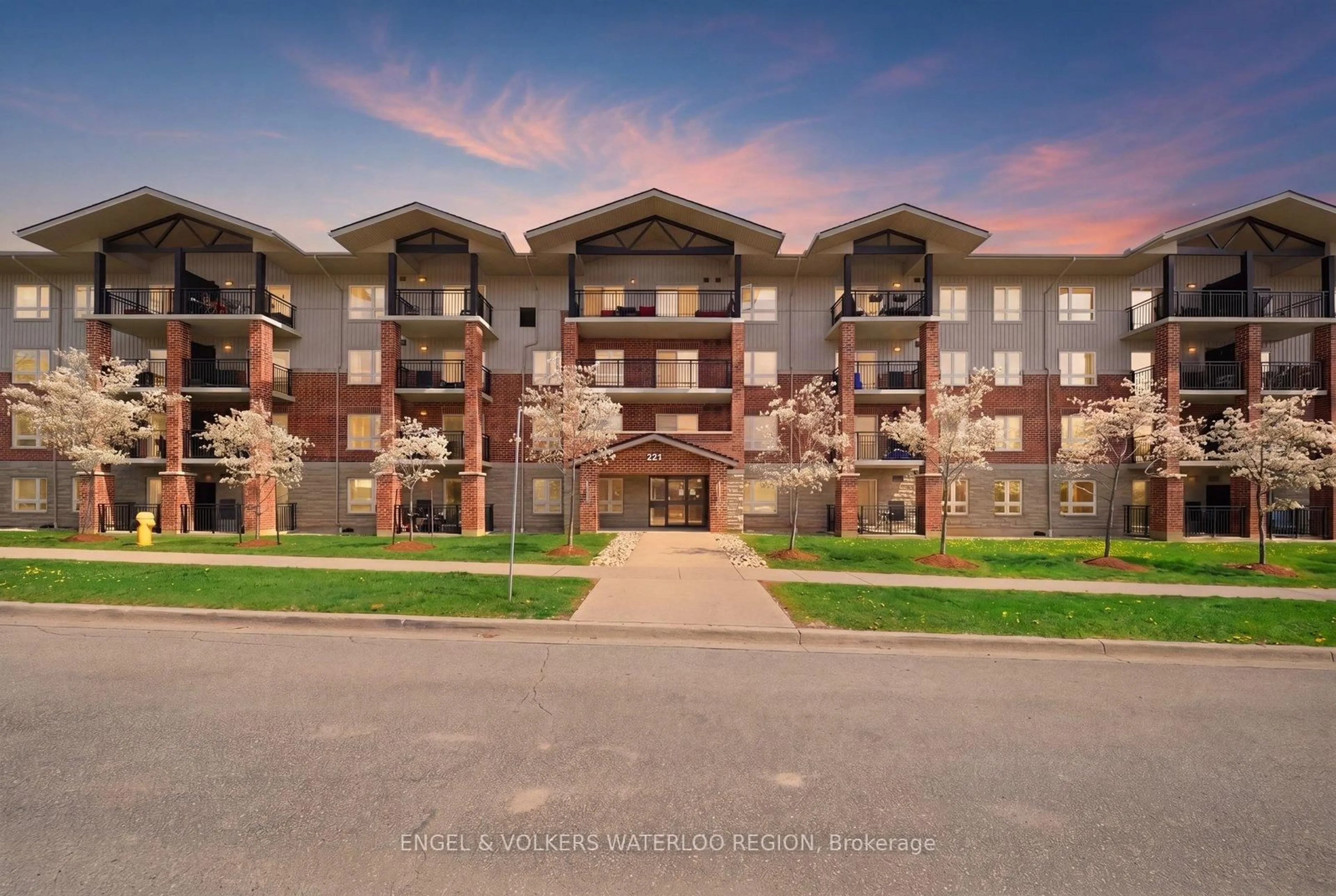 A pic from outside/outdoor area/front of a property/back of a property/a pic from drone, building for 505 Margaret St #408, Cambridge Ontario N3H 0A6