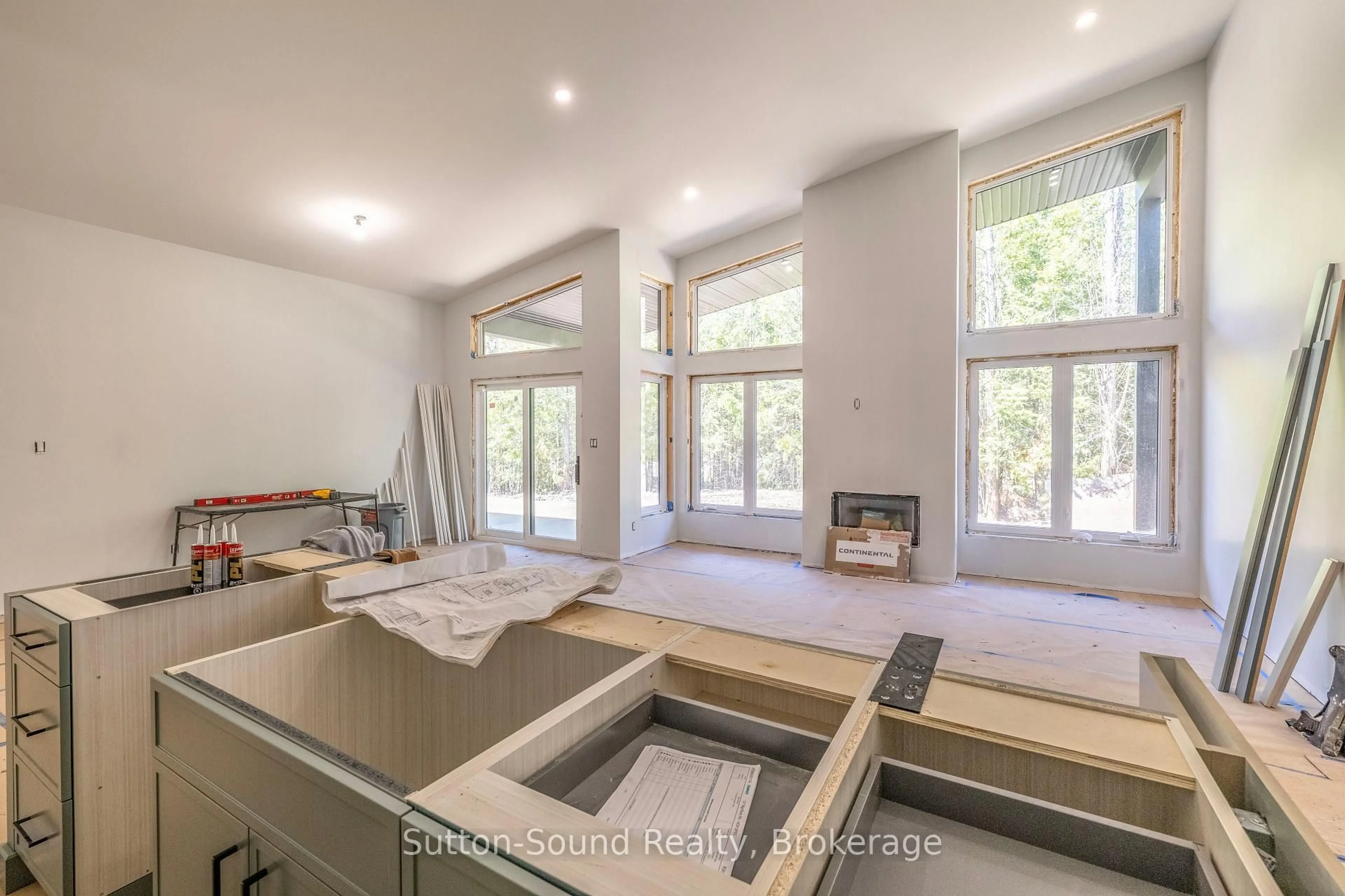 Open concept kitchen, unknown for 127 Big Rock Rd, Georgian Bluffs Ontario N0H 2K0