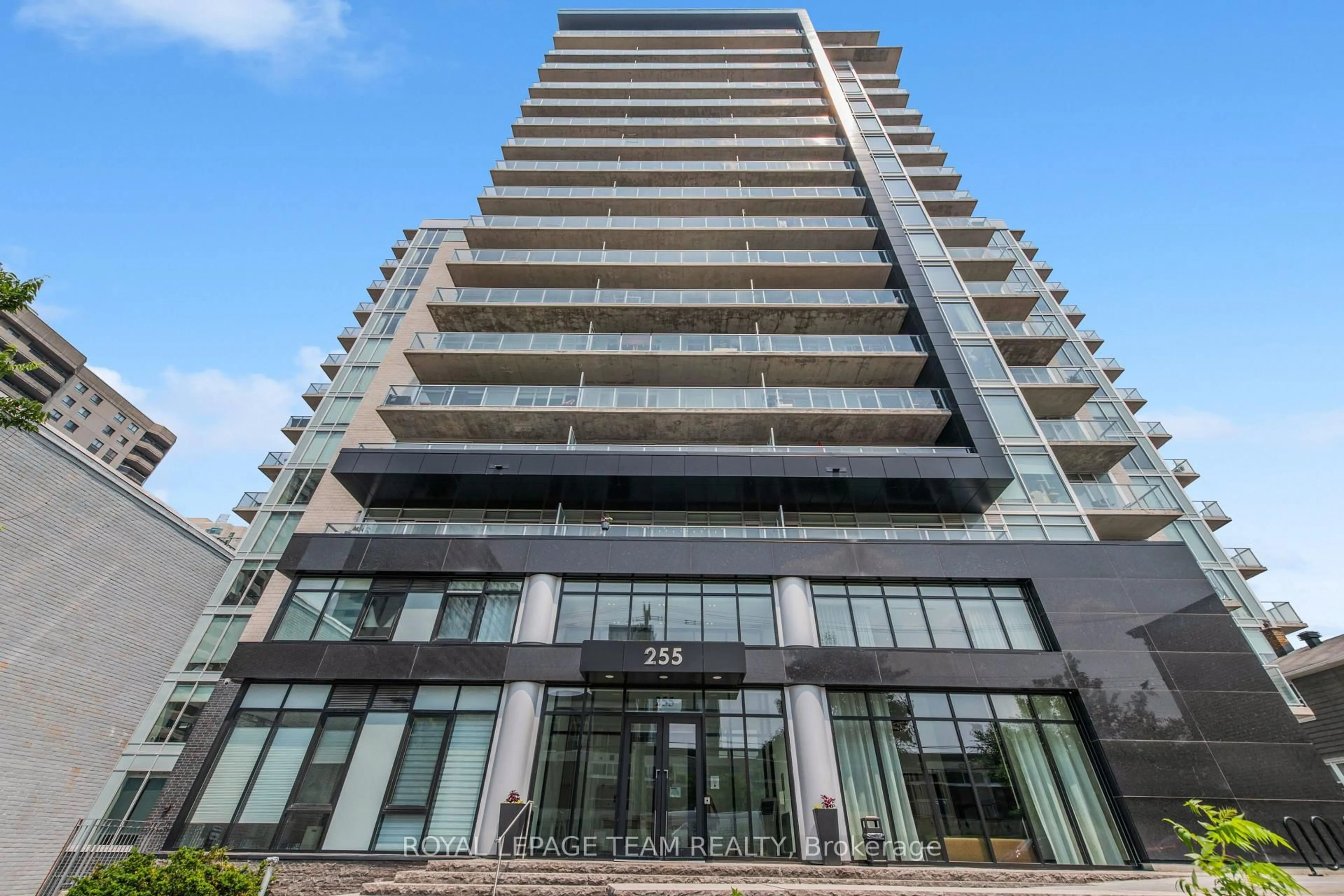 Indoor foyer for 255 Bay St #409, Ottawa Ontario K1R 0C5