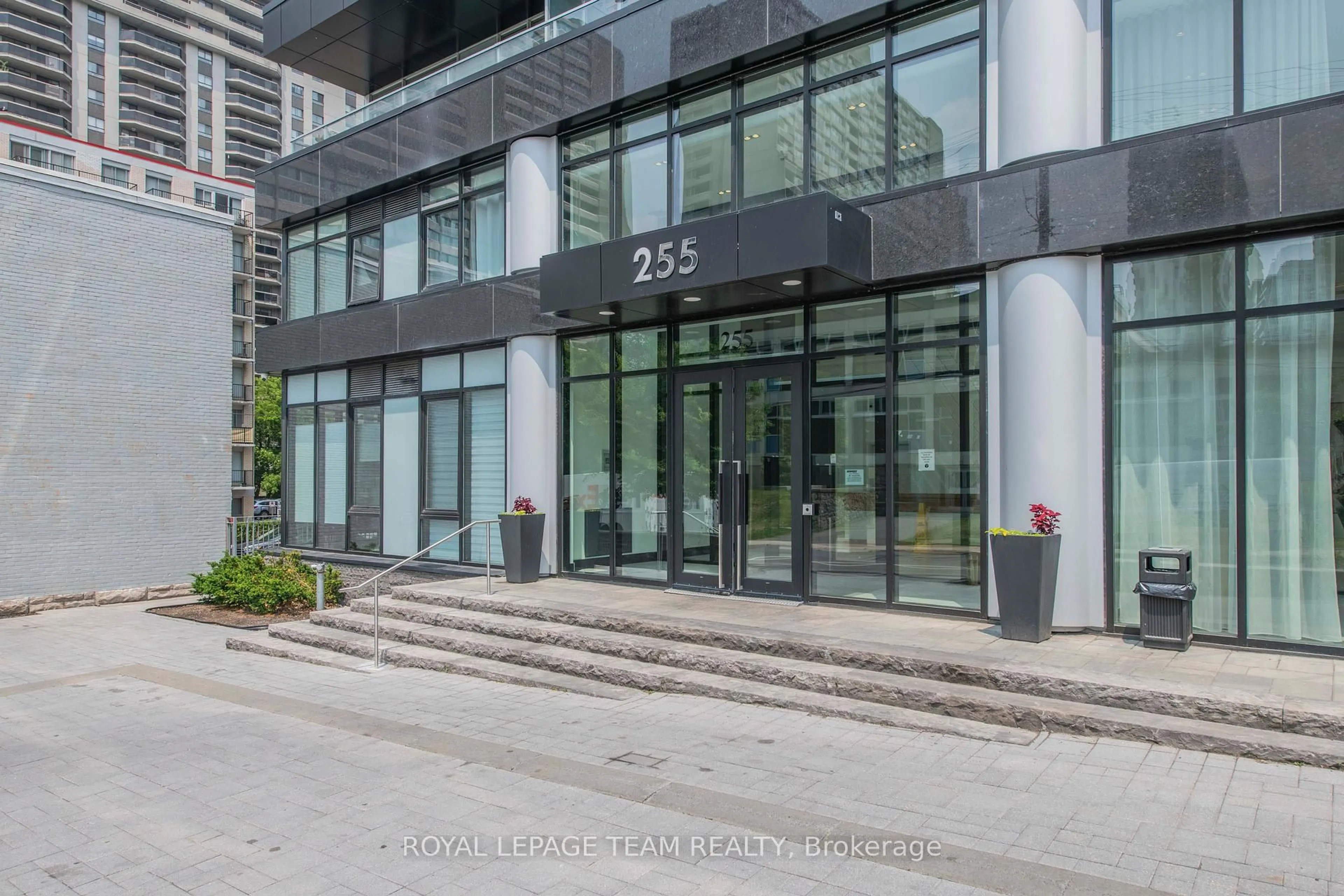 Indoor foyer for 255 Bay St #409, Ottawa Ontario K1R 0C5