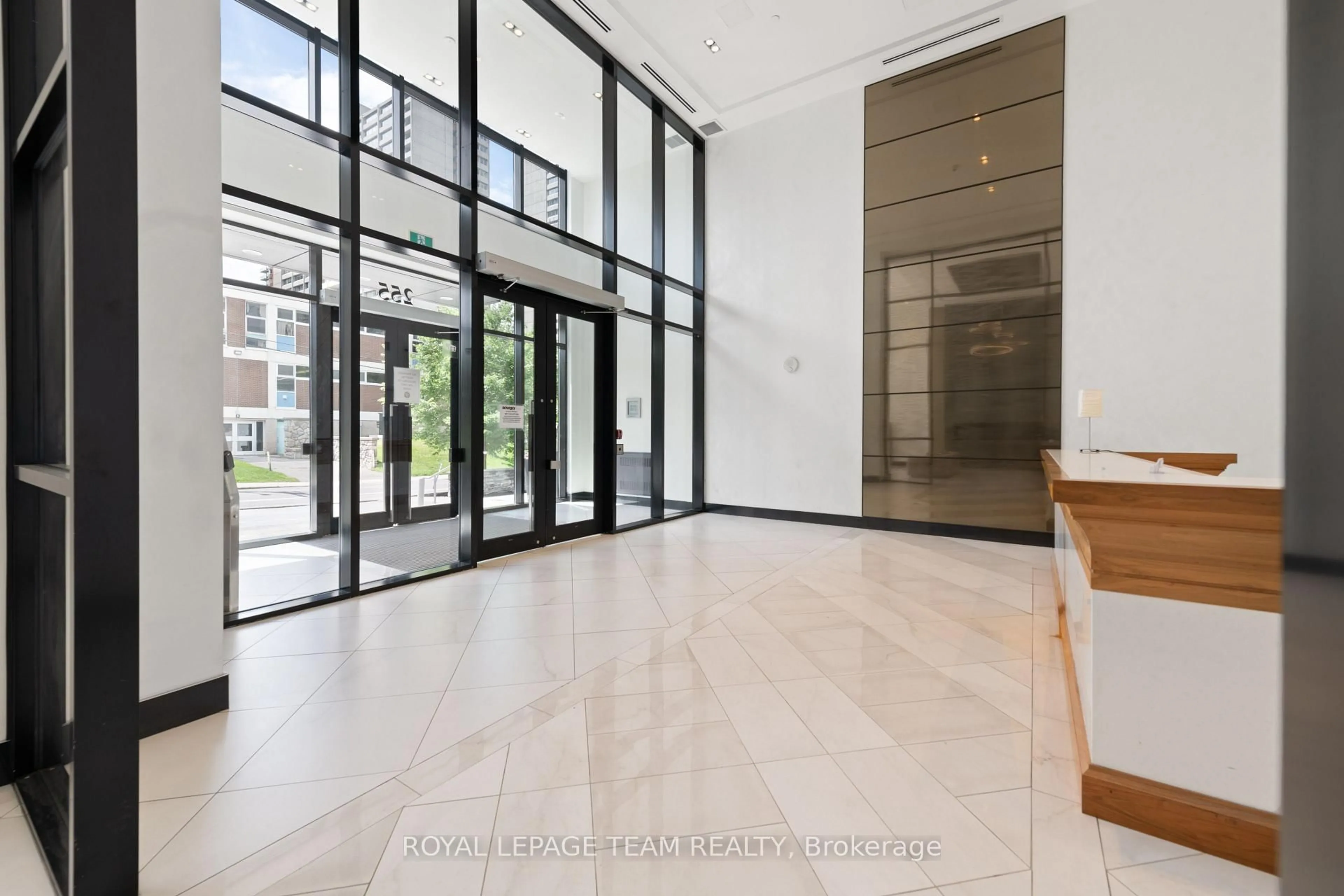 Indoor foyer for 255 Bay St #409, Ottawa Ontario K1R 0C5
