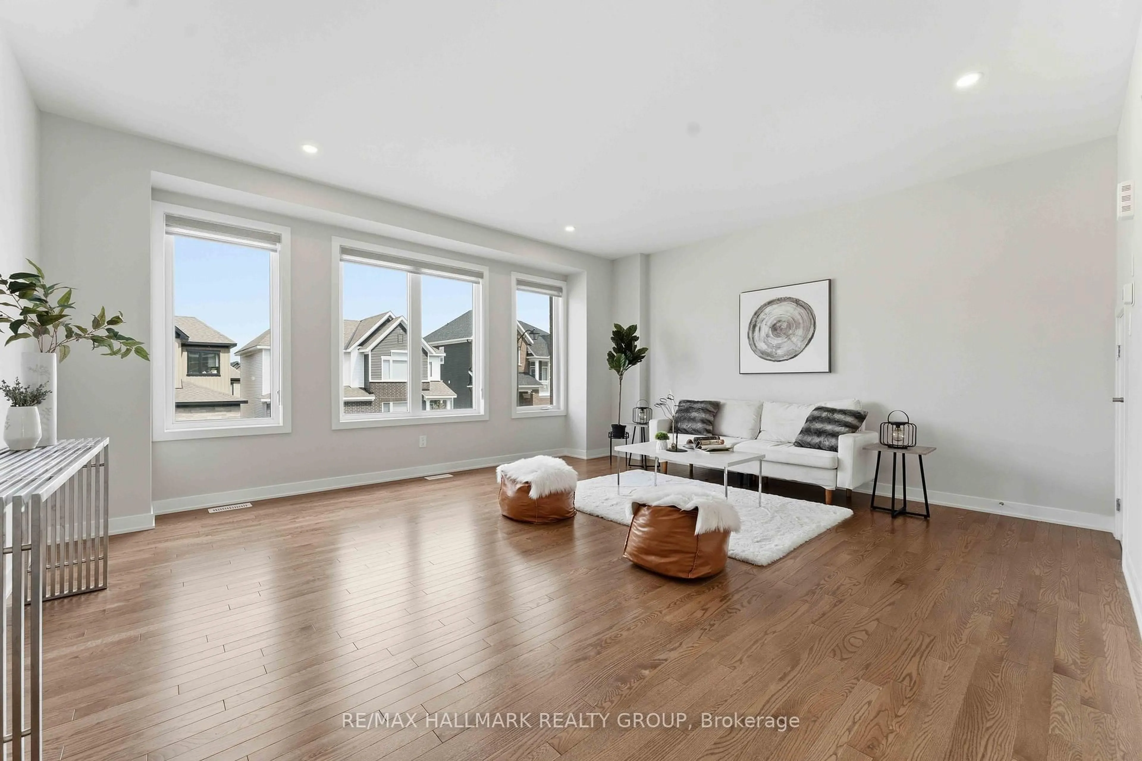 Living room with furniture, unknown for 404 Appalachian Circ, Ottawa Ontario K2J 6X3