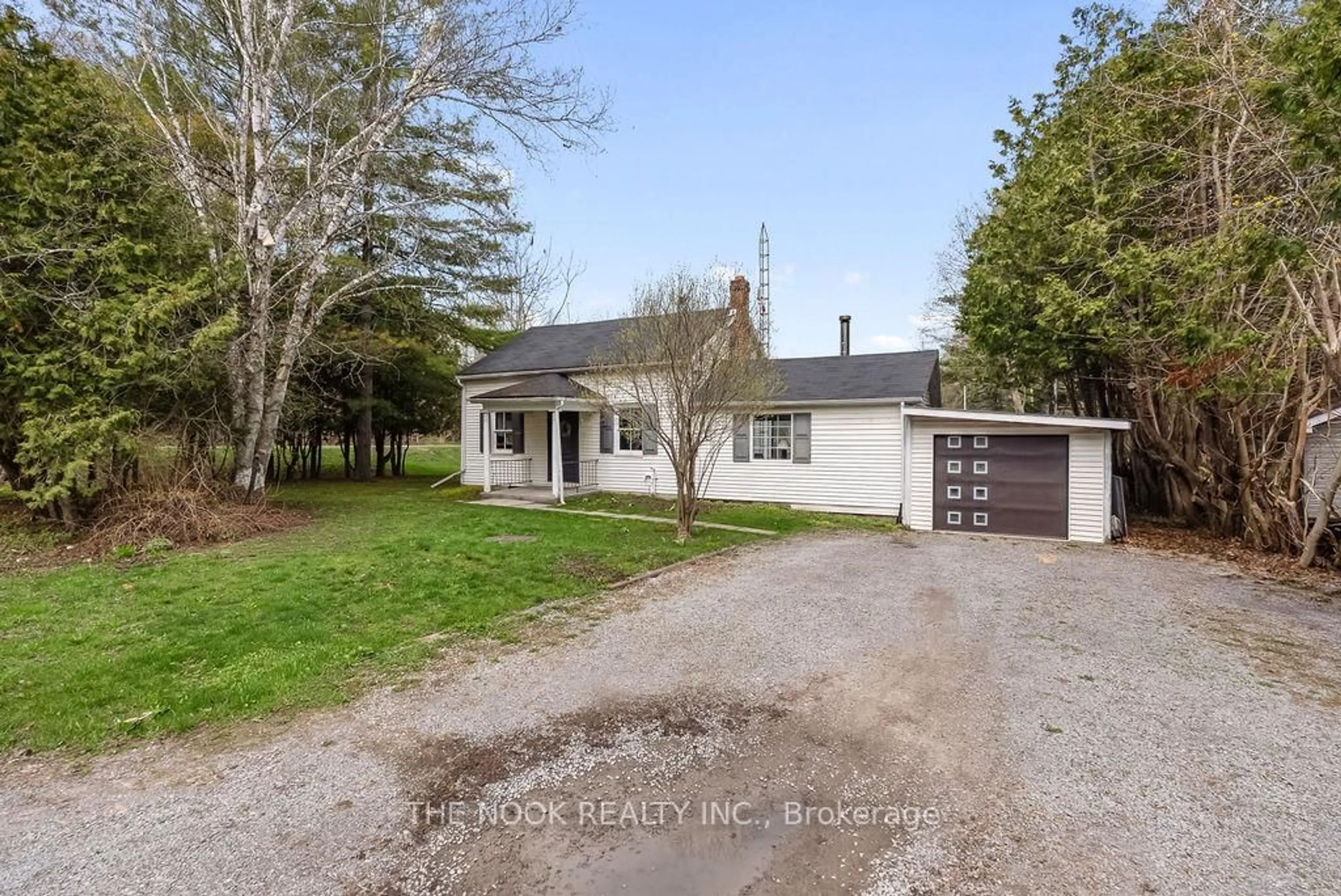 A pic from outside/outdoor area/front of a property/back of a property/a pic from drone, street for 4654 Fourth Line, Port Hope Ontario L1A 3V7