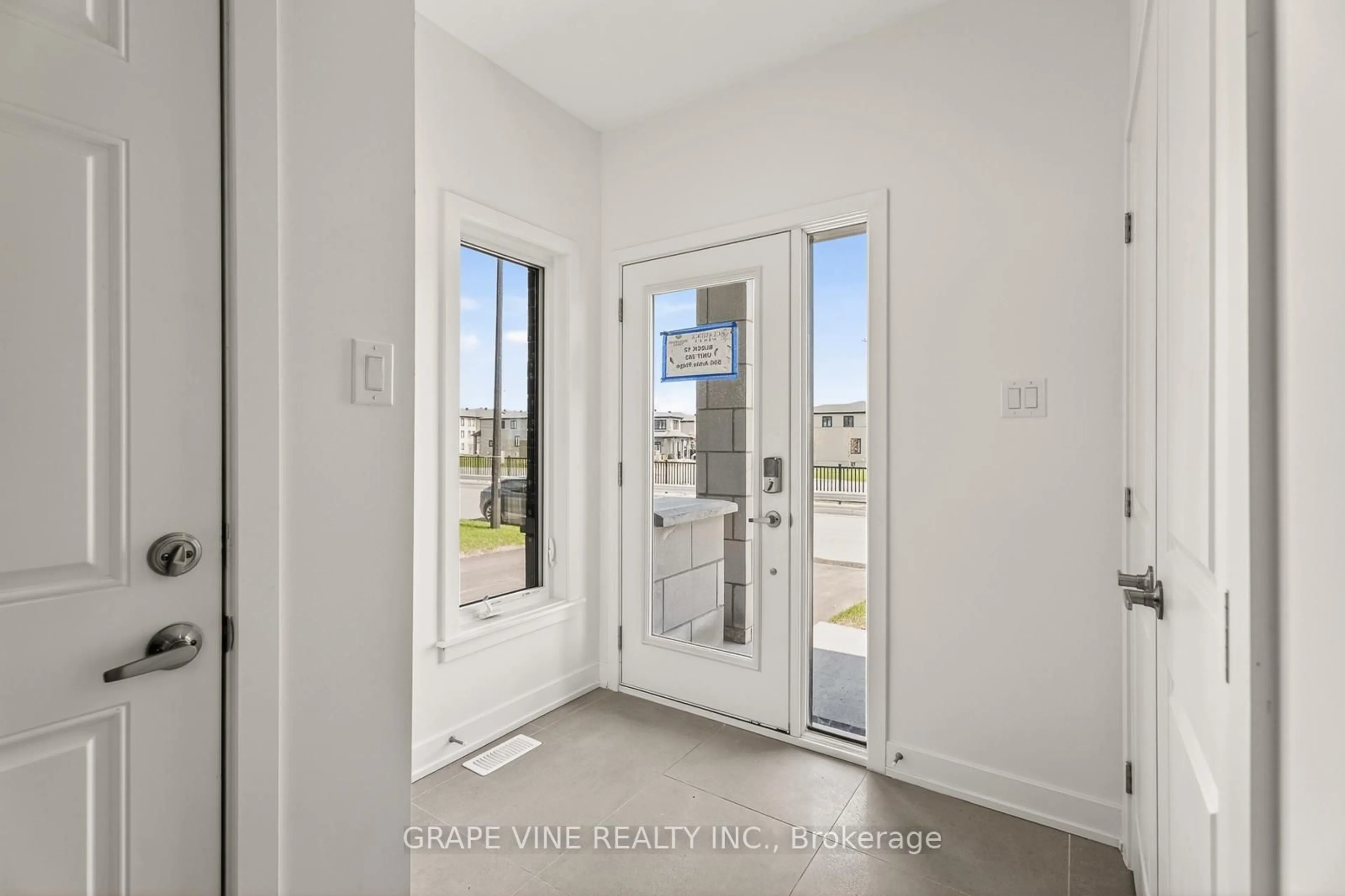 Indoor entryway for 566 Arbia Rdge, Kanata Ontario K2S 2S4
