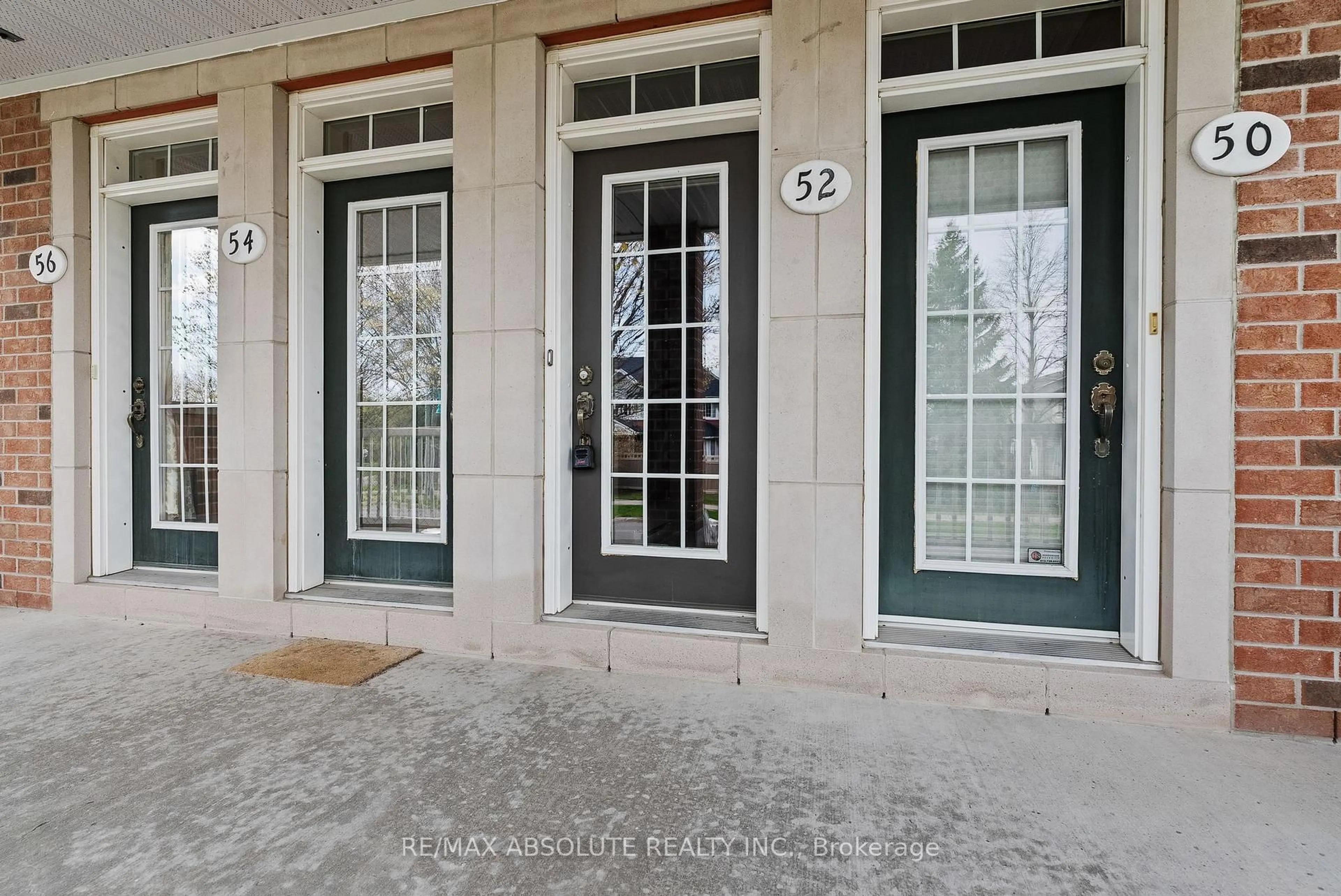 Indoor entryway for 52 Edenvale Dr, Ottawa Ontario K2K 0A3