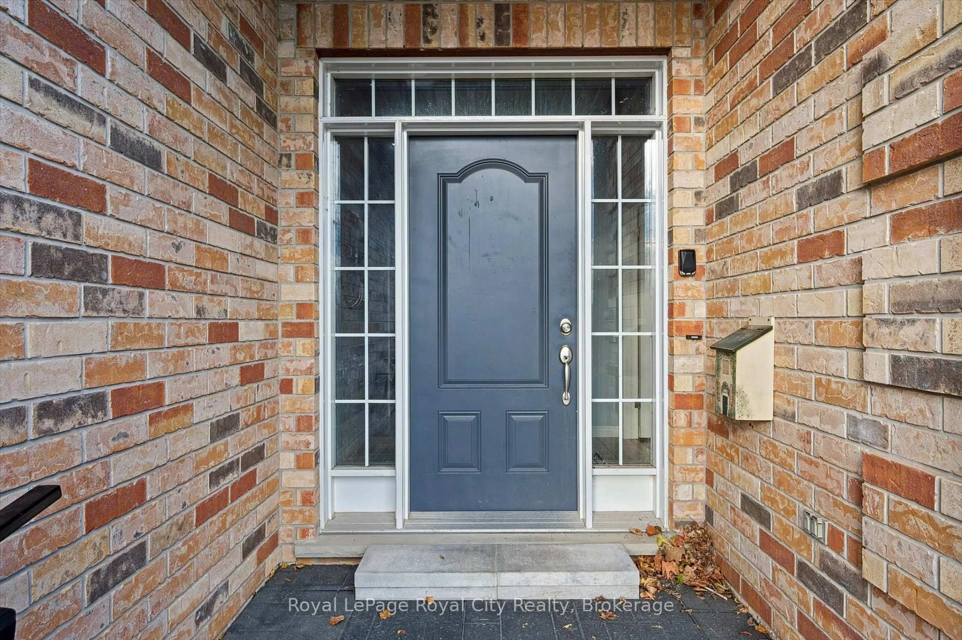 Indoor entryway for 60A Eastview Rd, Guelph Ontario N1E 1Z6