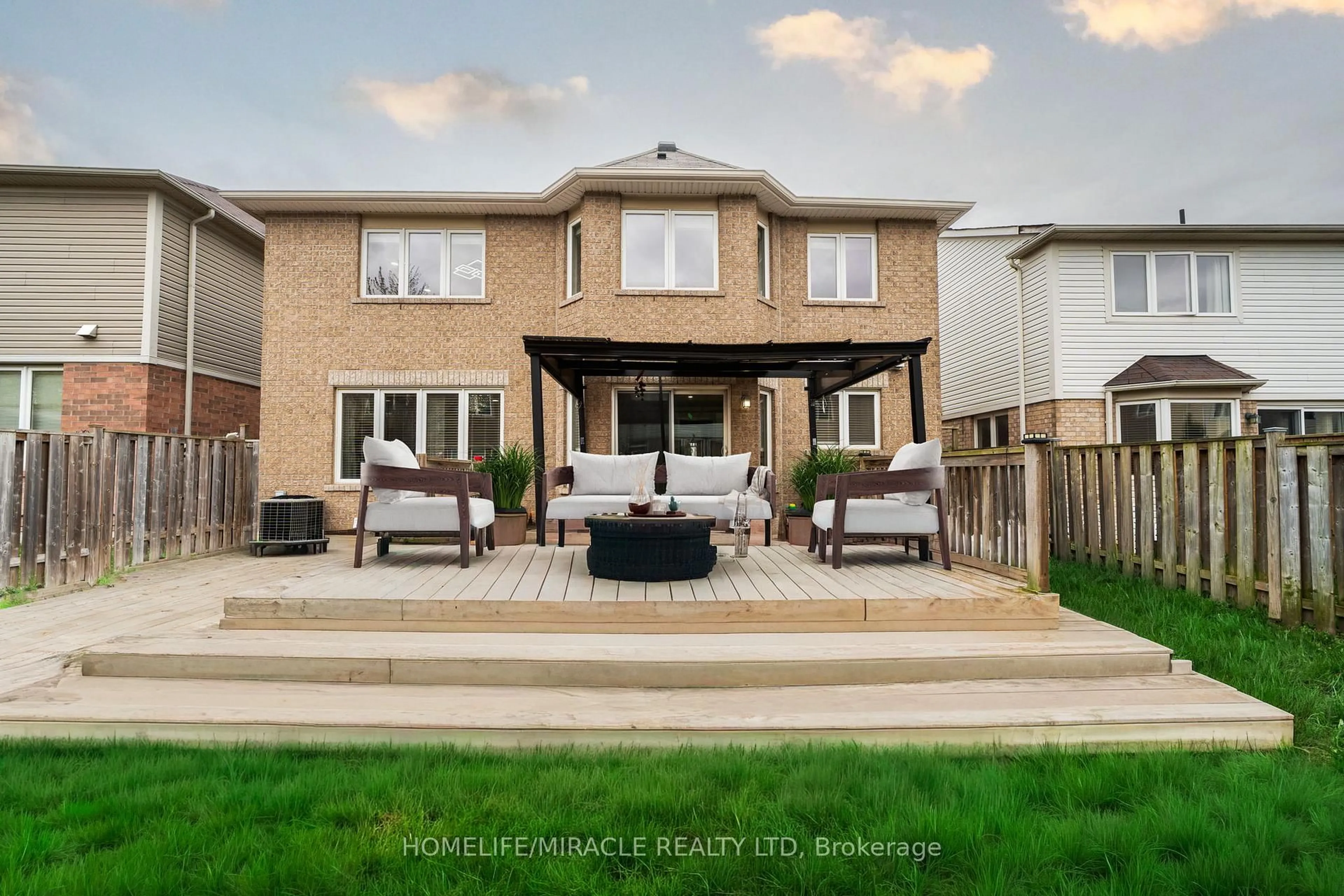 Patio, street for 151 Baldwin Dr, Cambridge Ontario N3C 0B3
