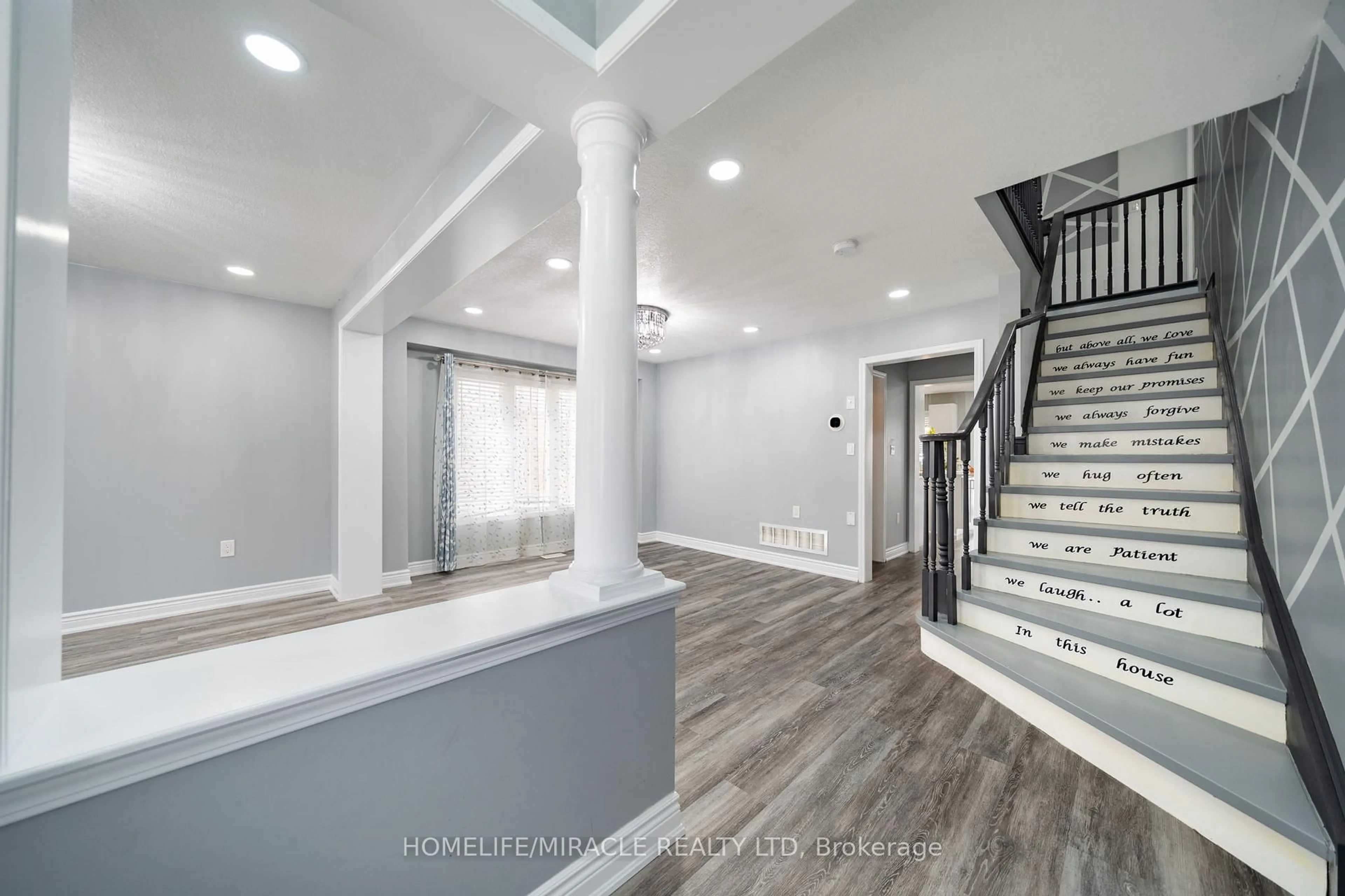 Indoor entryway for 151 Baldwin Dr, Cambridge Ontario N3C 0B3