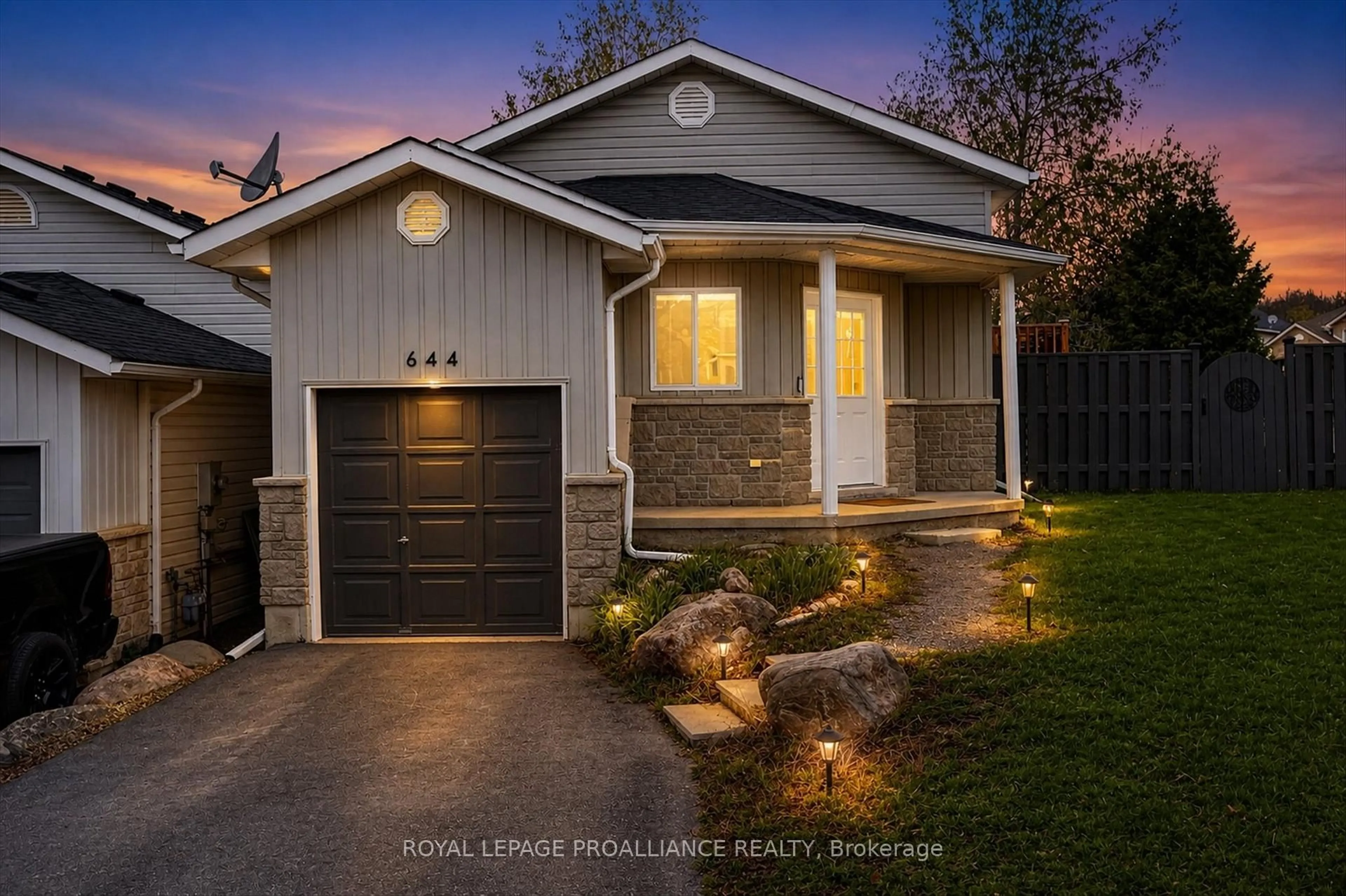 Home with vinyl exterior material, street for 644 Trailview Dr, Peterborough Ontario K9J 8P3