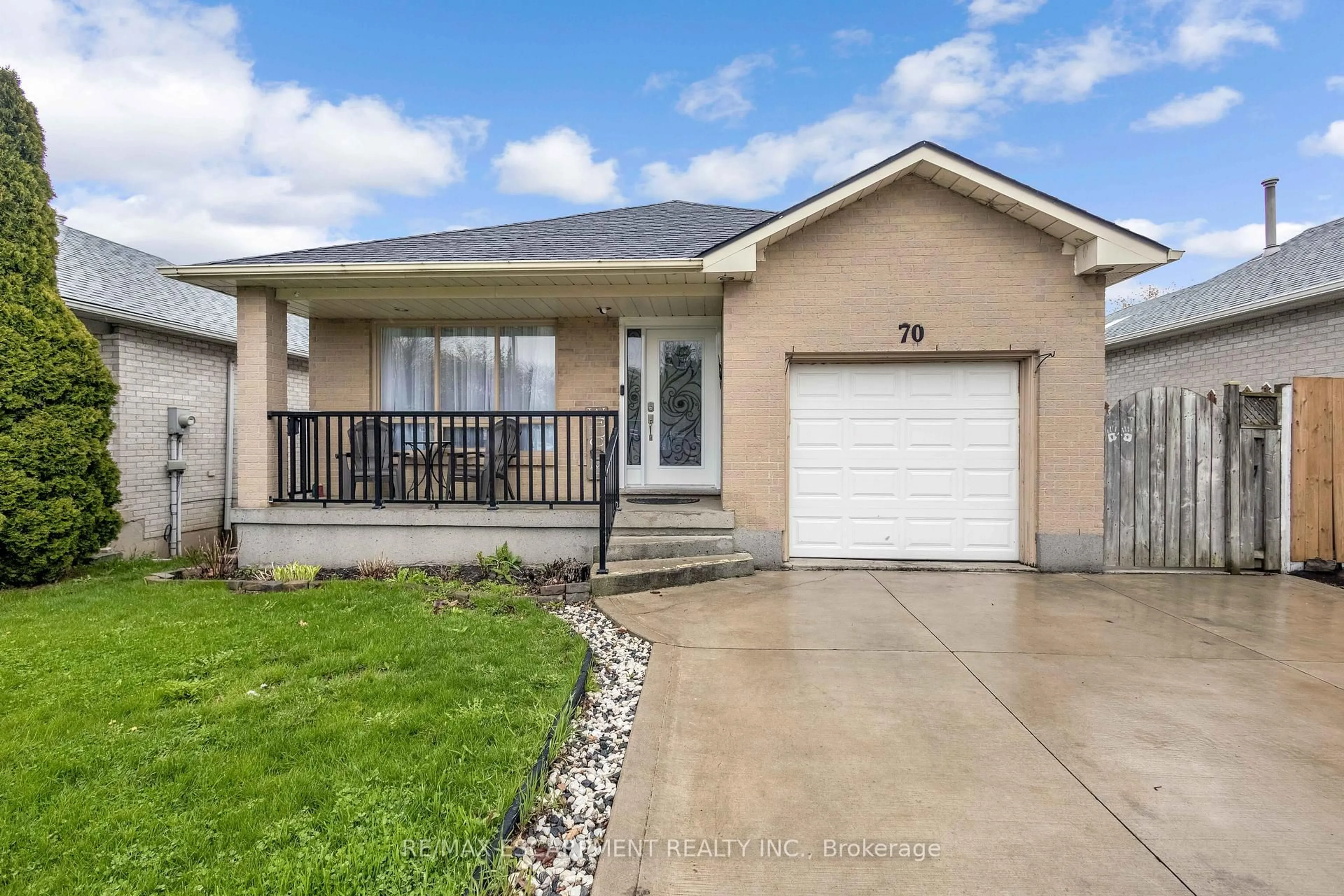 Home with vinyl exterior material, street for 70 Ossington Dr, Hamilton Ontario L8W 3S4
