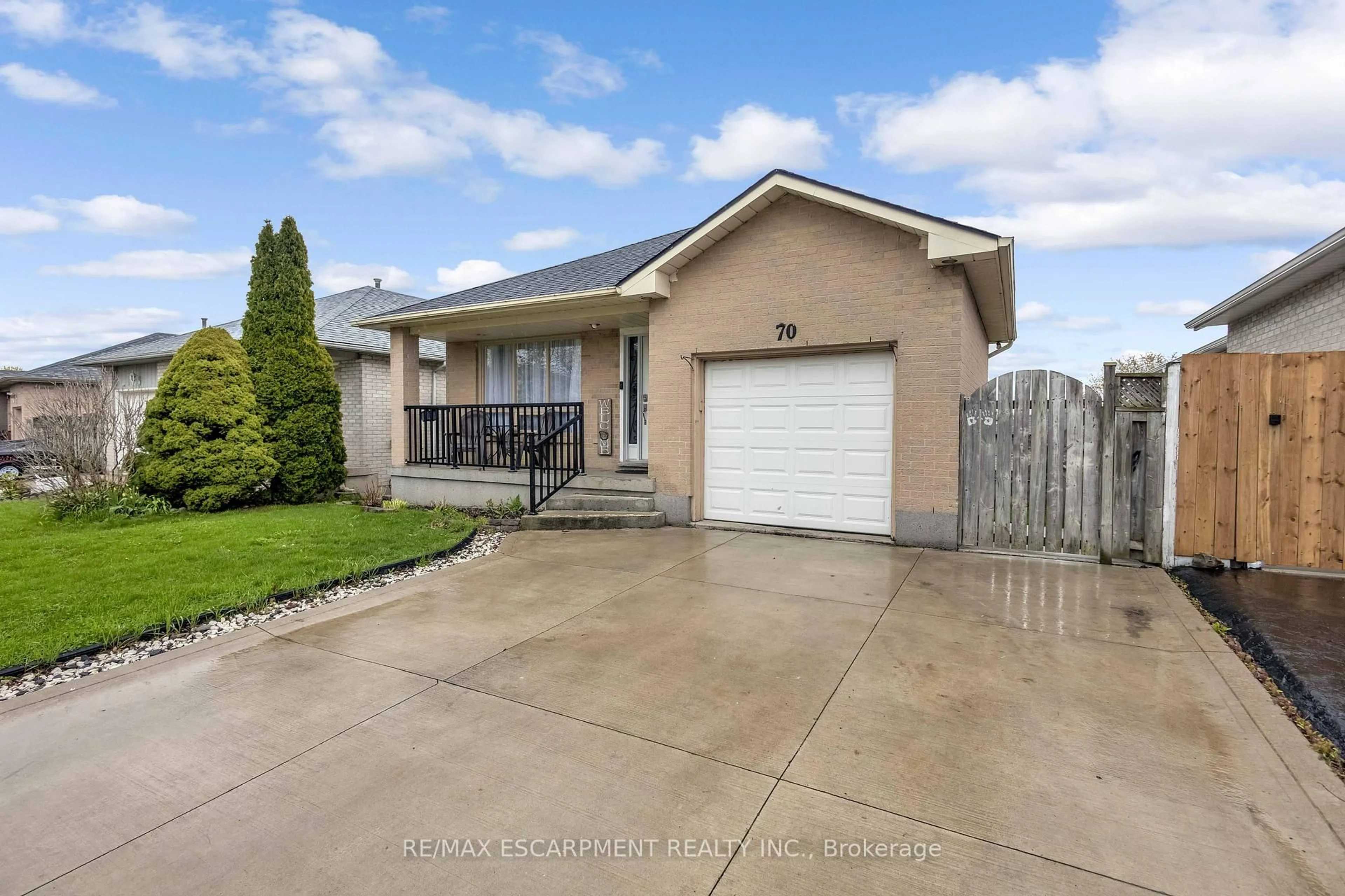 Unknown for 70 Ossington Dr, Hamilton Ontario L8W 3S4