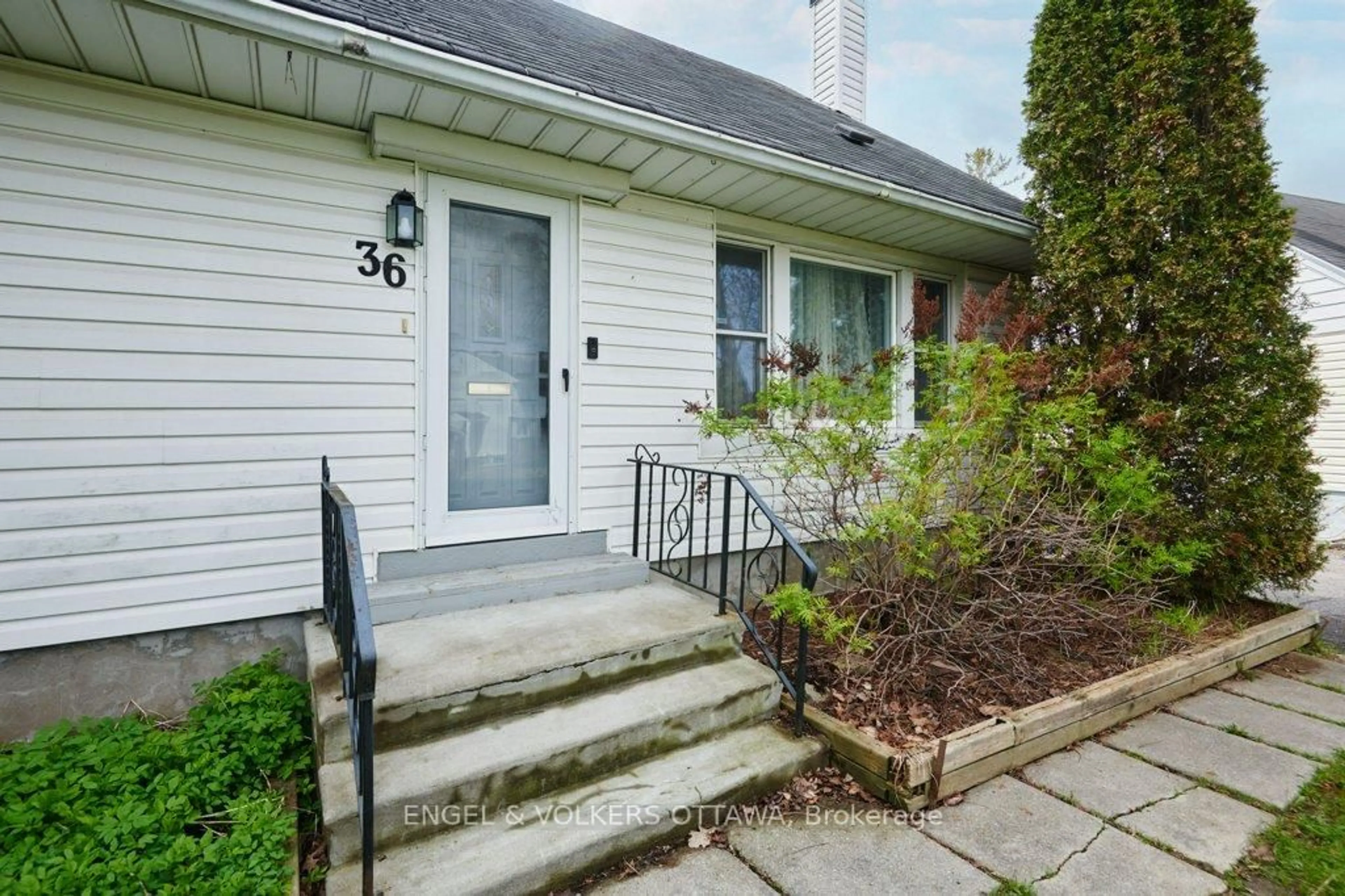 Unknown for 36 Argue Dr, Ottawa Ontario K2E 6S1