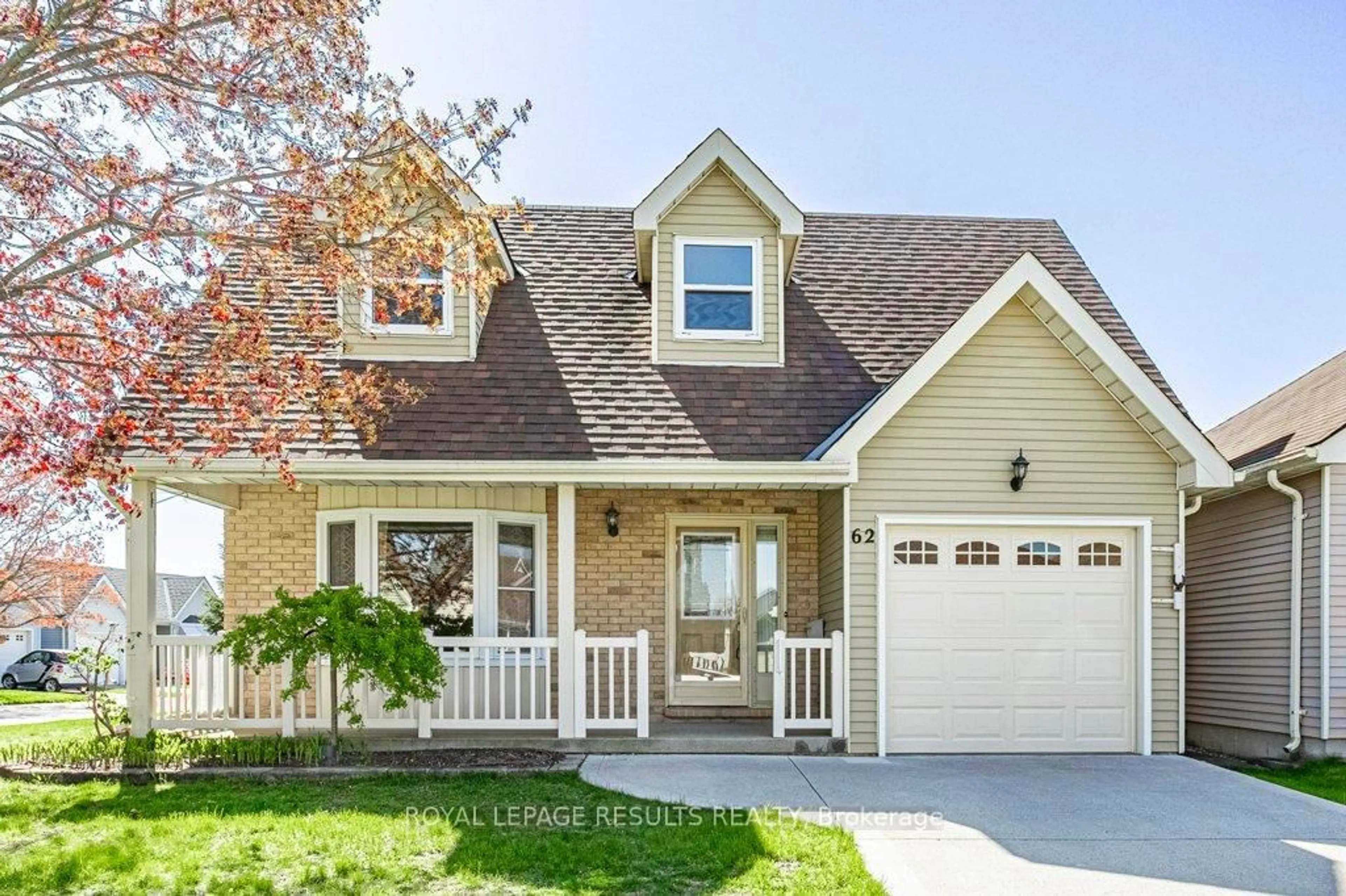 Home with vinyl exterior material, street for 62 Edwin Cres, Tillsonburg Ontario N4G 5H6