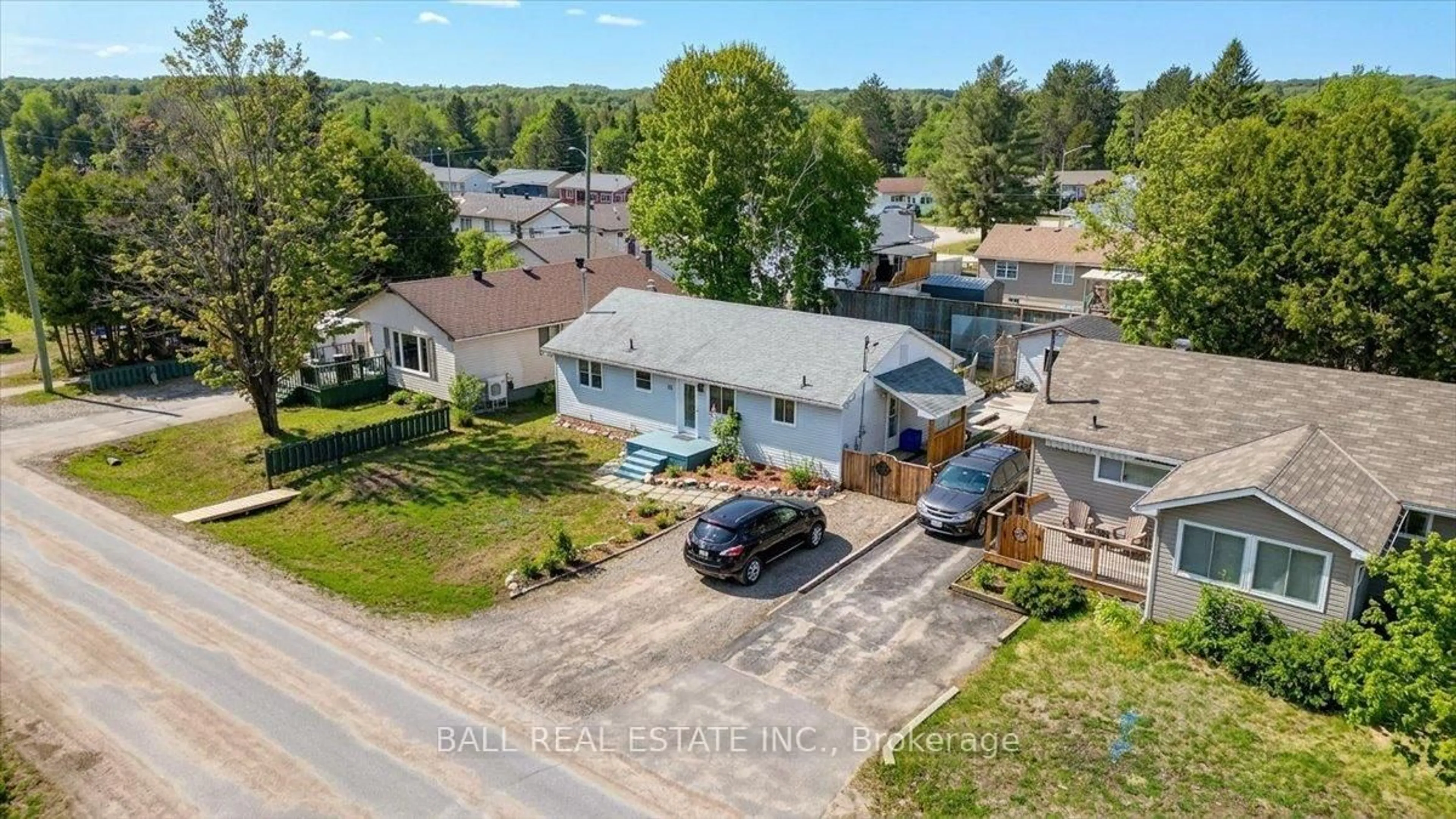 A pic from outside/outdoor area/front of a property/back of a property/a pic from drone, street for 32 Hemlock St, Highlands East Ontario K0L 1M0