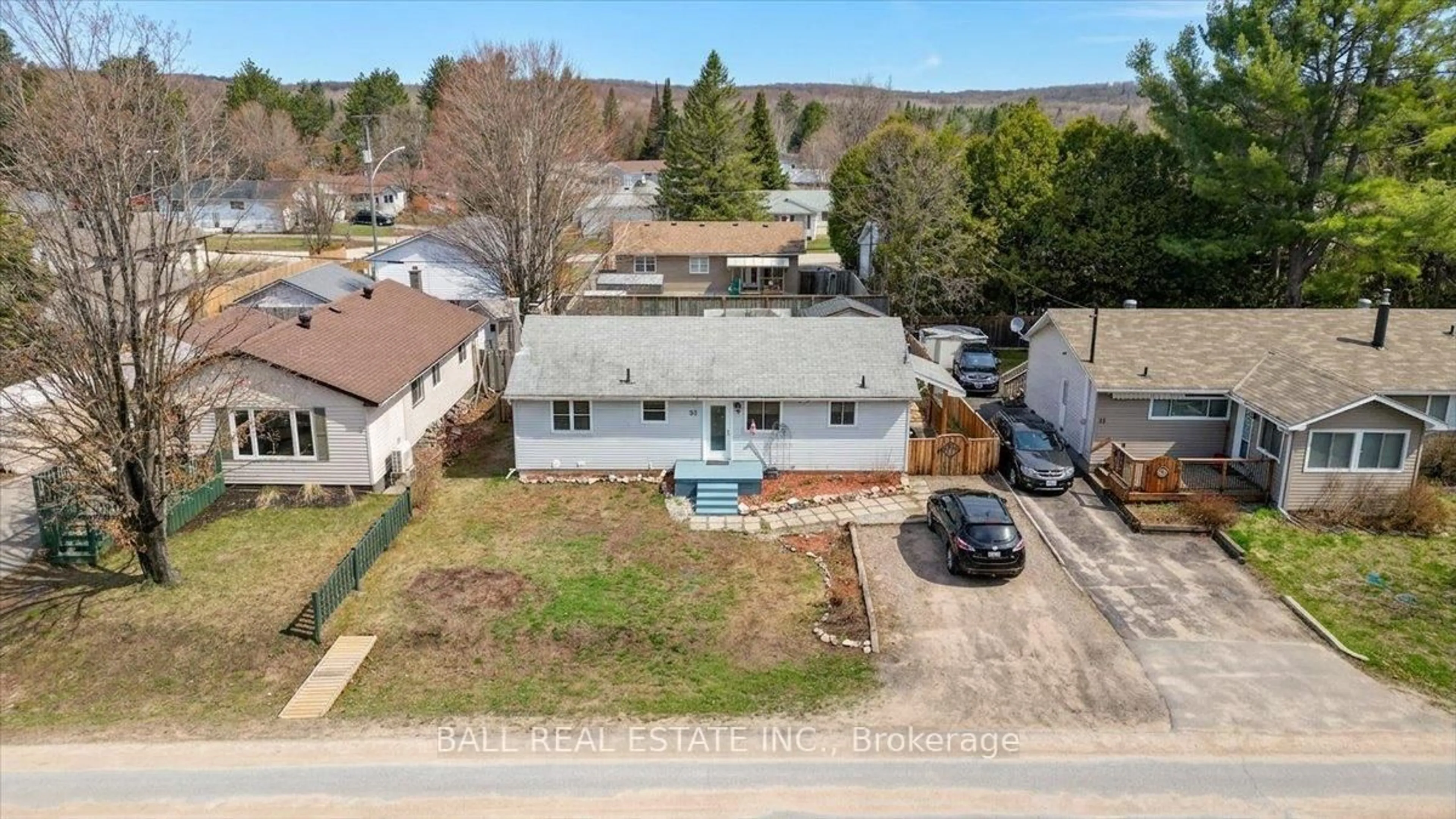 A pic from outside/outdoor area/front of a property/back of a property/a pic from drone, street for 32 Hemlock St, Highlands East Ontario K0L 1M0