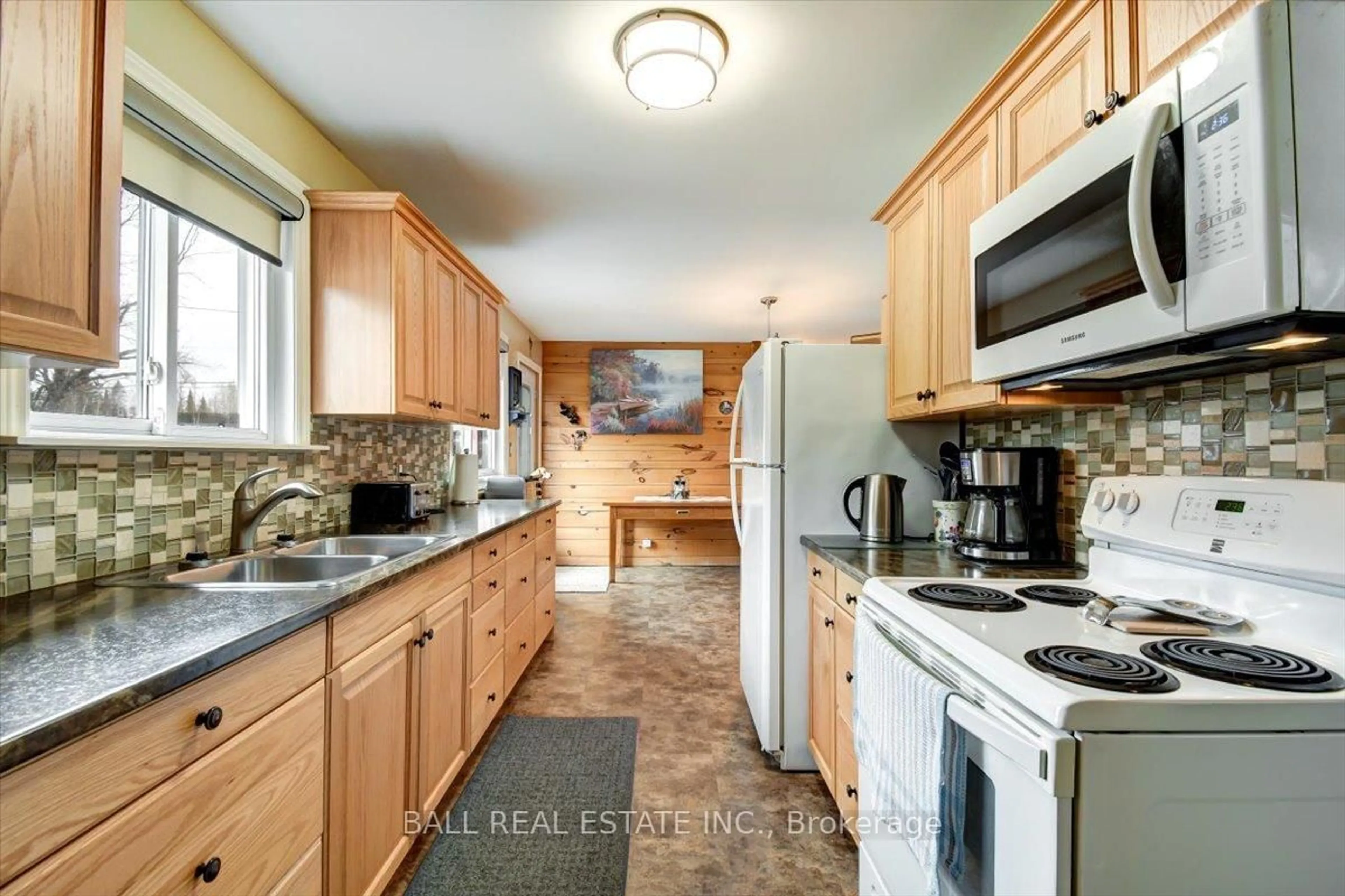 Standard kitchen, ceramic/tile floor for 32 Hemlock St, Highlands East Ontario K0L 1M0