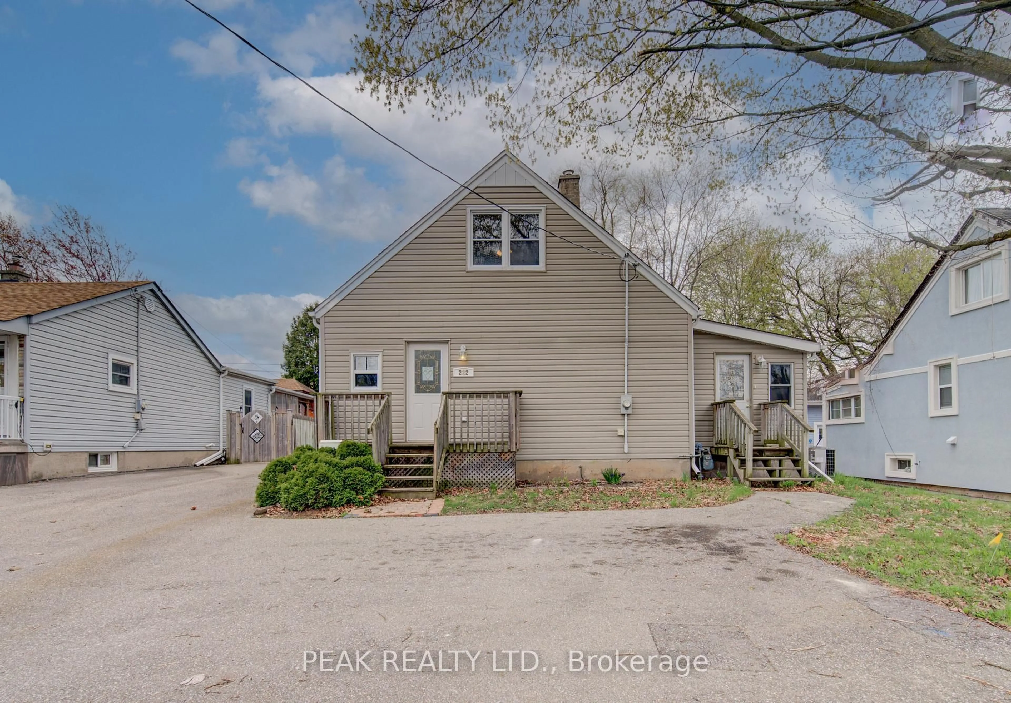A pic from outside/outdoor area/front of a property/back of a property/a pic from drone, street for 222 Cooper St, Cambridge Ontario N3C 2P2