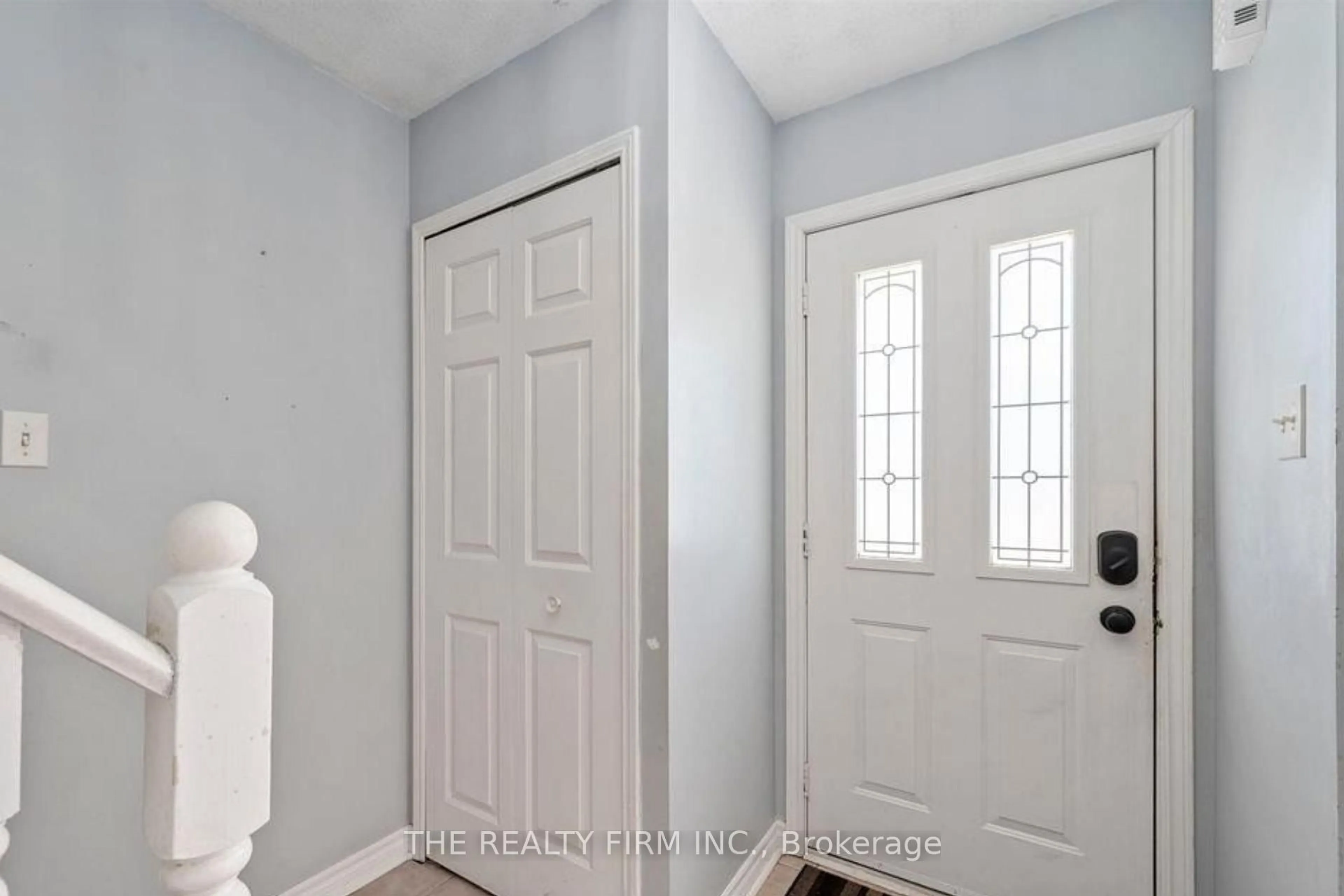Indoor entryway for 151 Martinet Ave #60, London East Ontario N5V 4T4