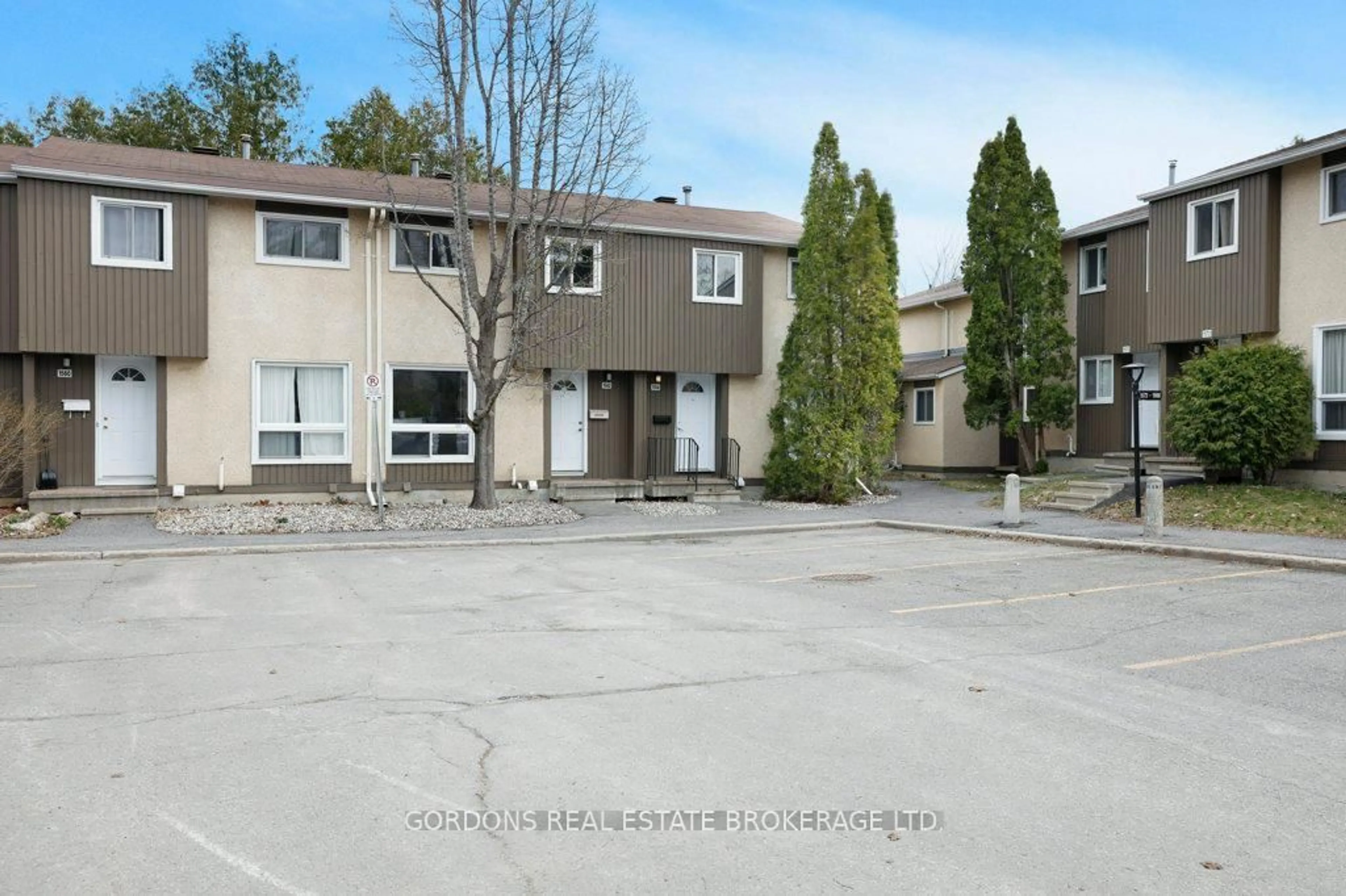 Unknown for 1562 Lassiter Terr, Ottawa Ontario K1J 8N4