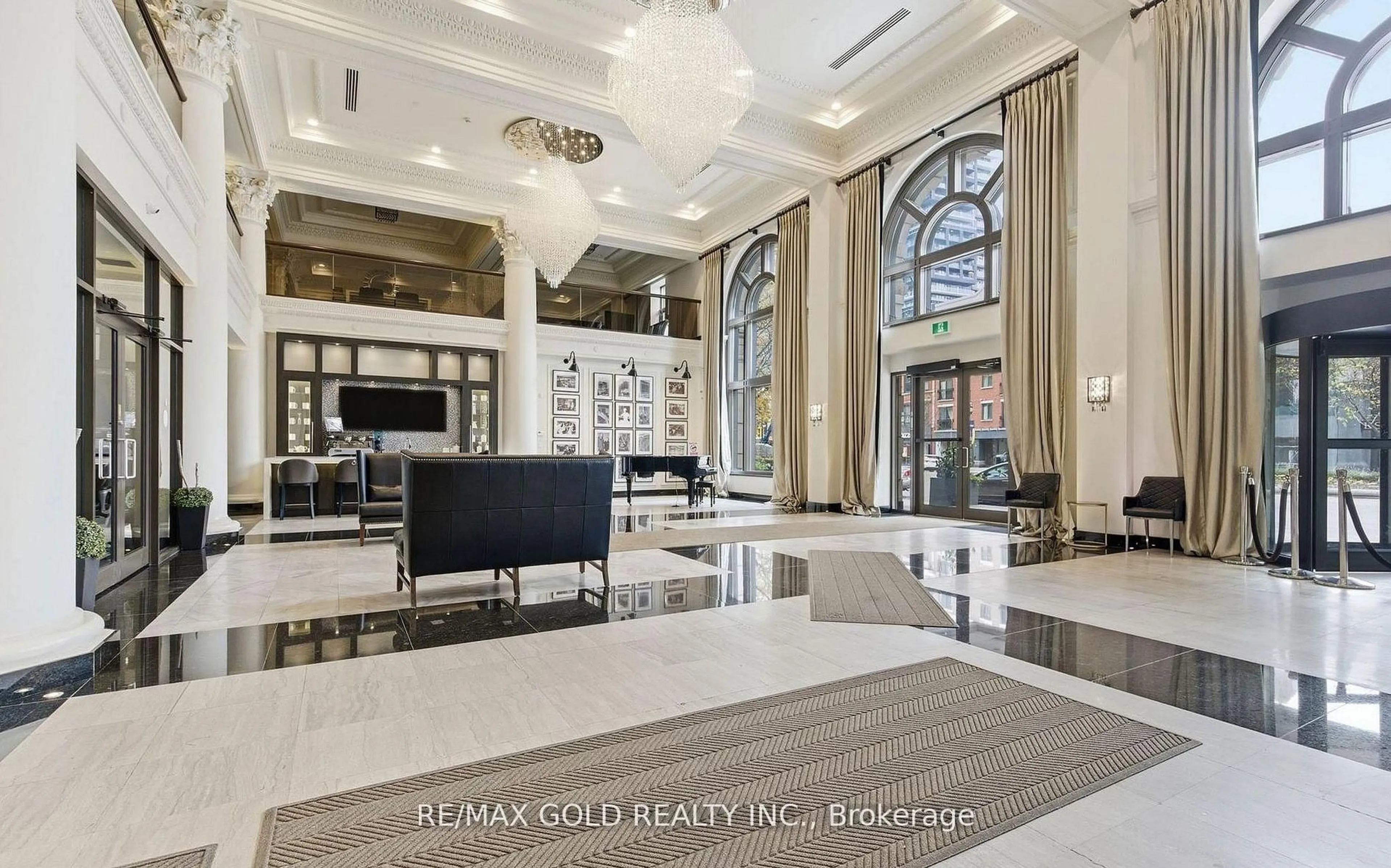 Lobby for 112 King St #305, Hamilton Ontario L8N 1A8