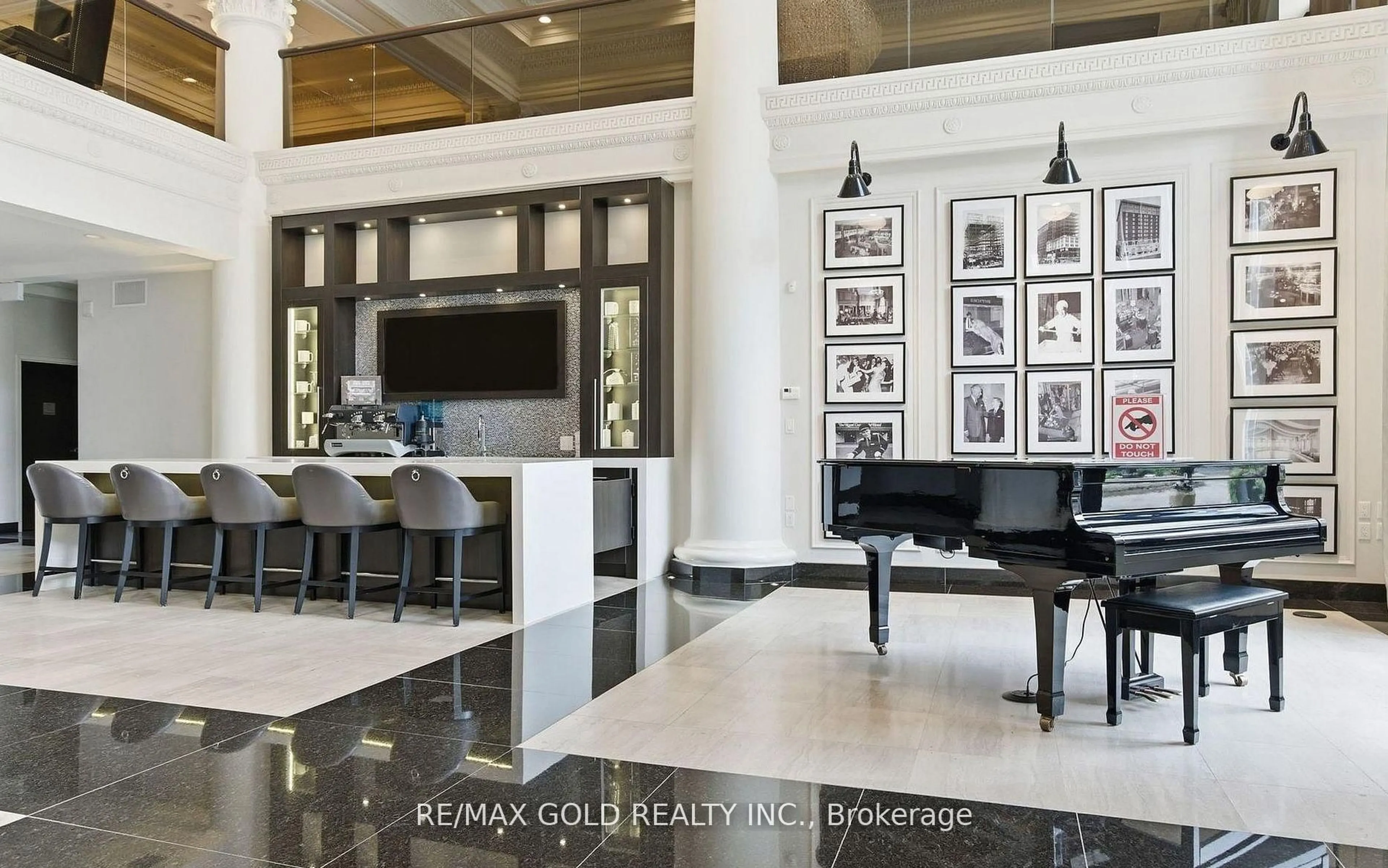 Lobby for 112 King St #305, Hamilton Ontario L8N 1A8
